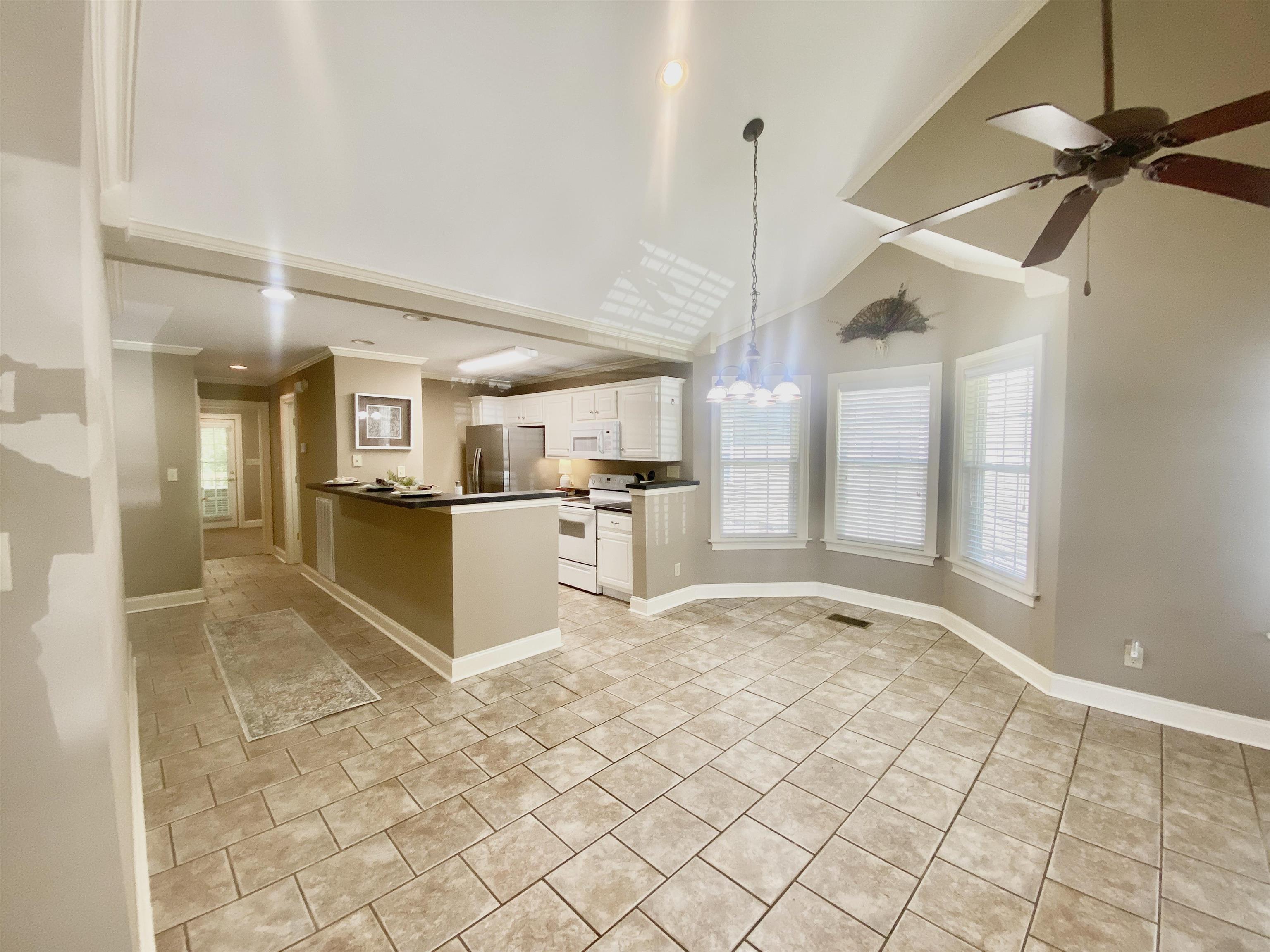 39 FRANK FREEWAY DR