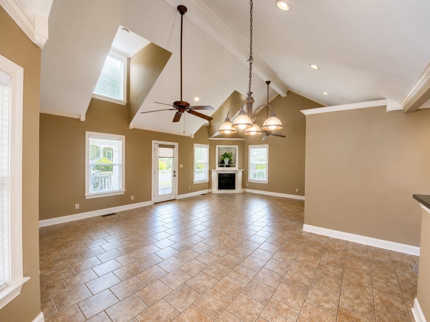 39 FRANK FREEWAY DR