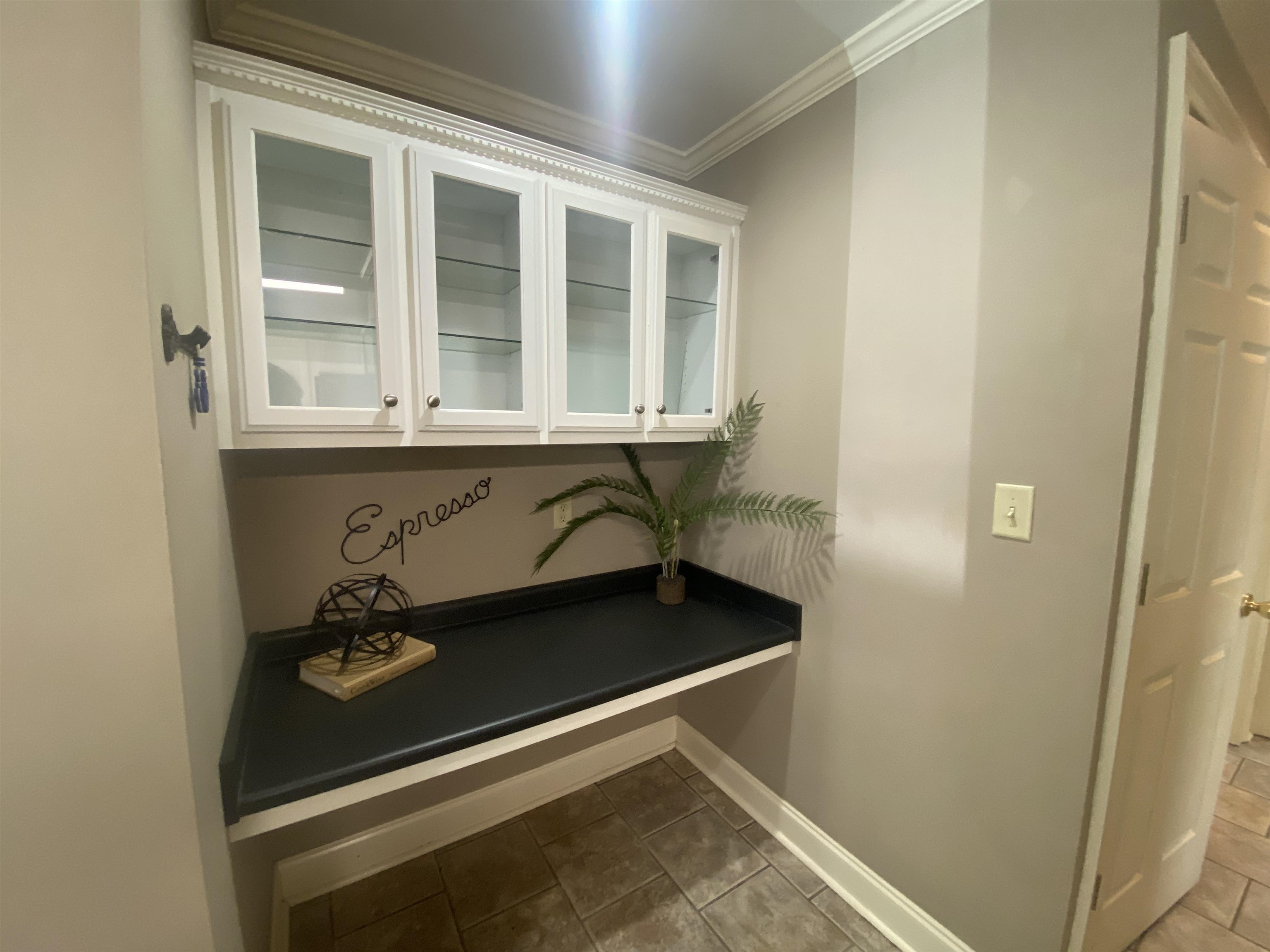39 FRANK FREEWAY DR