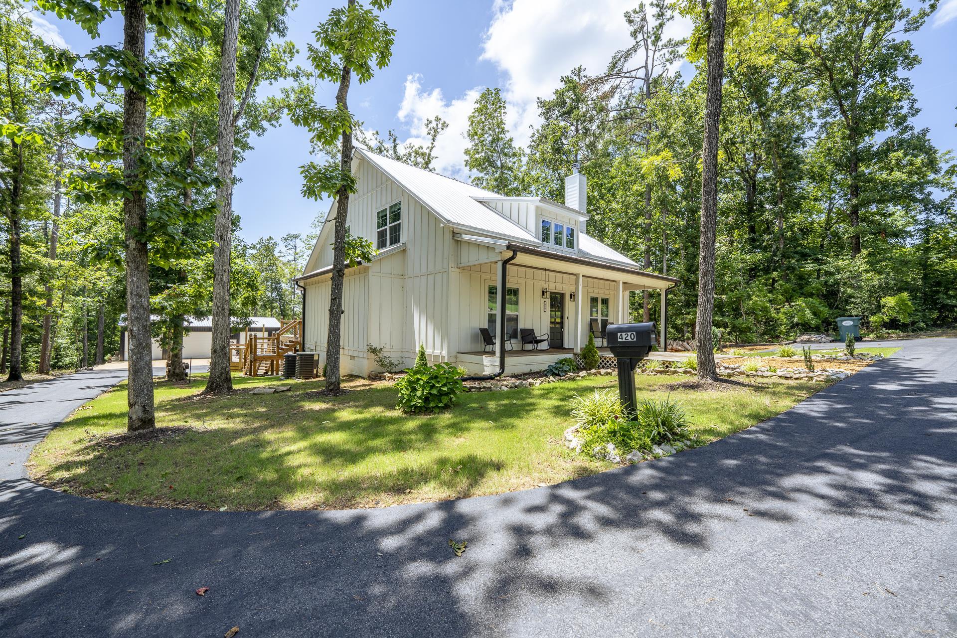 420 HOLIDAY HILLS RD