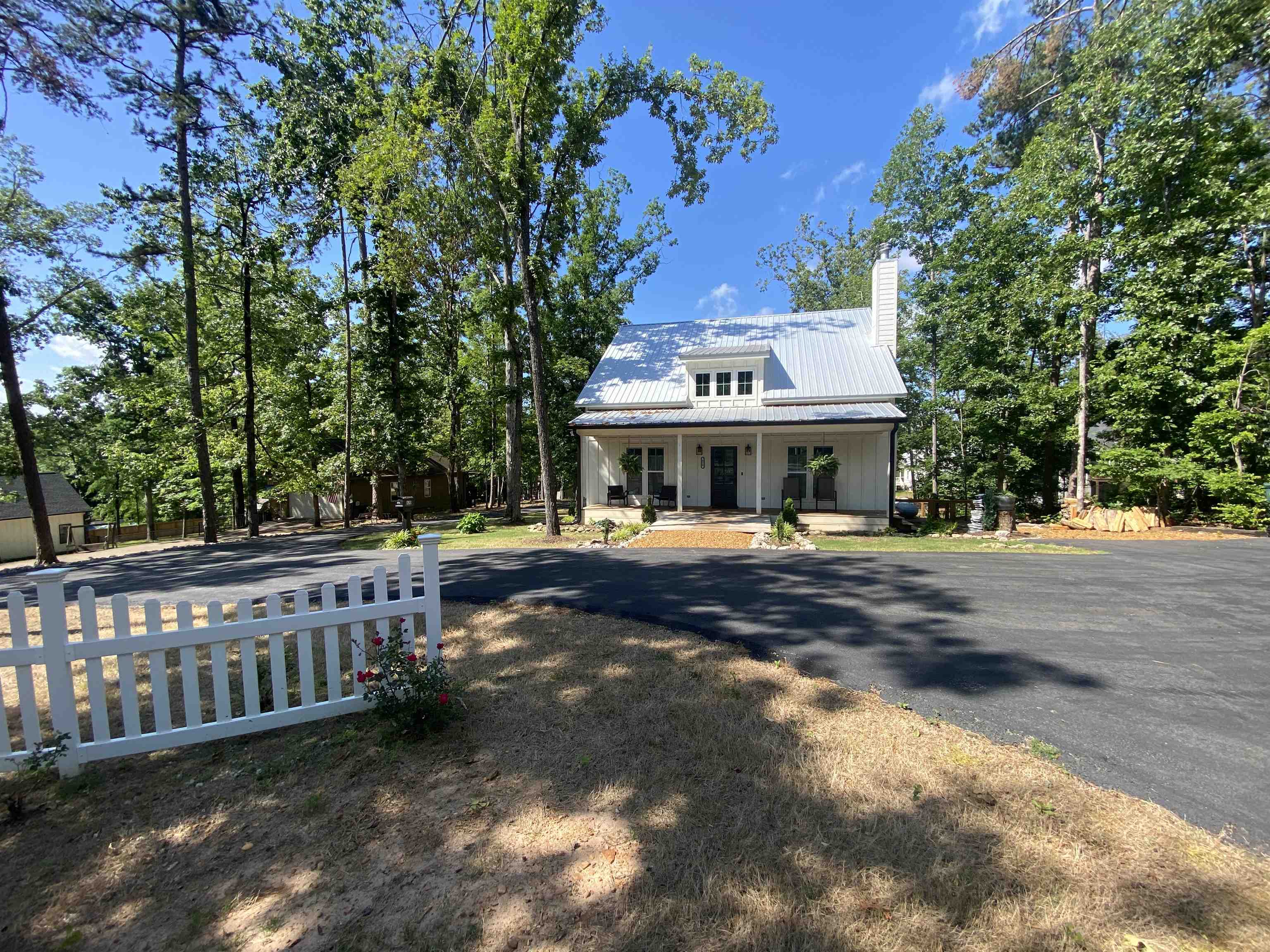 420 HOLIDAY HILLS RD