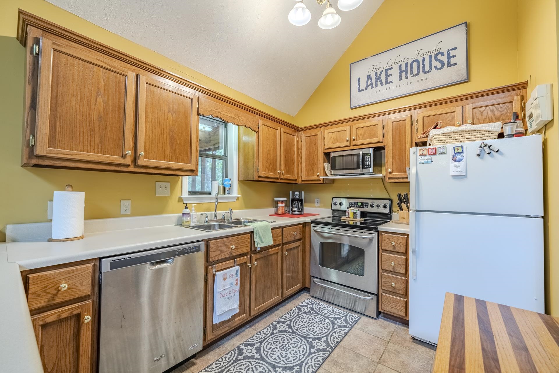 405 MURRAY LN