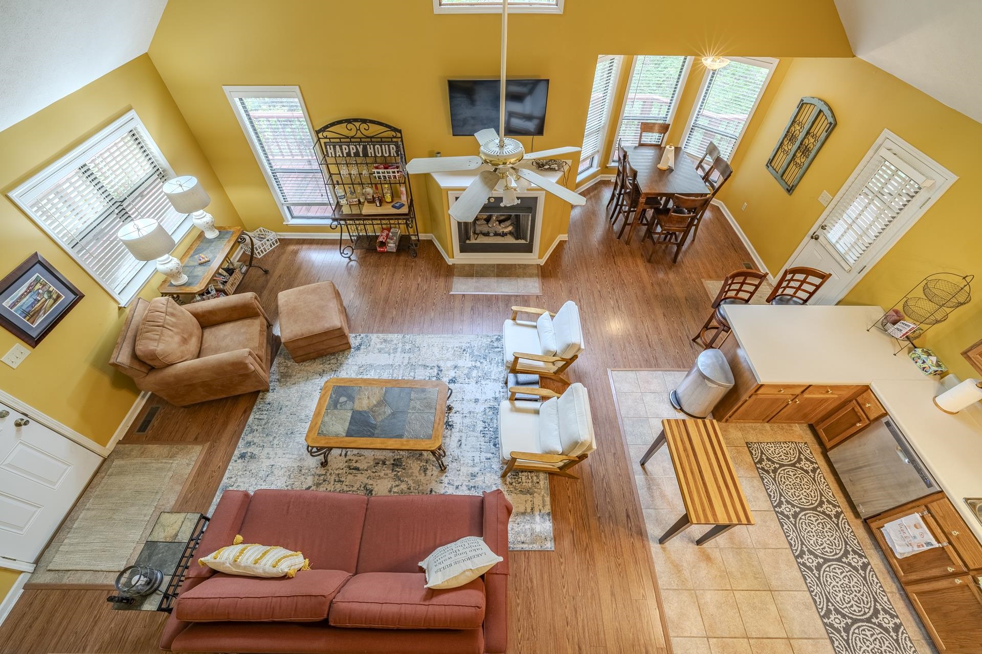 405 MURRAY LN