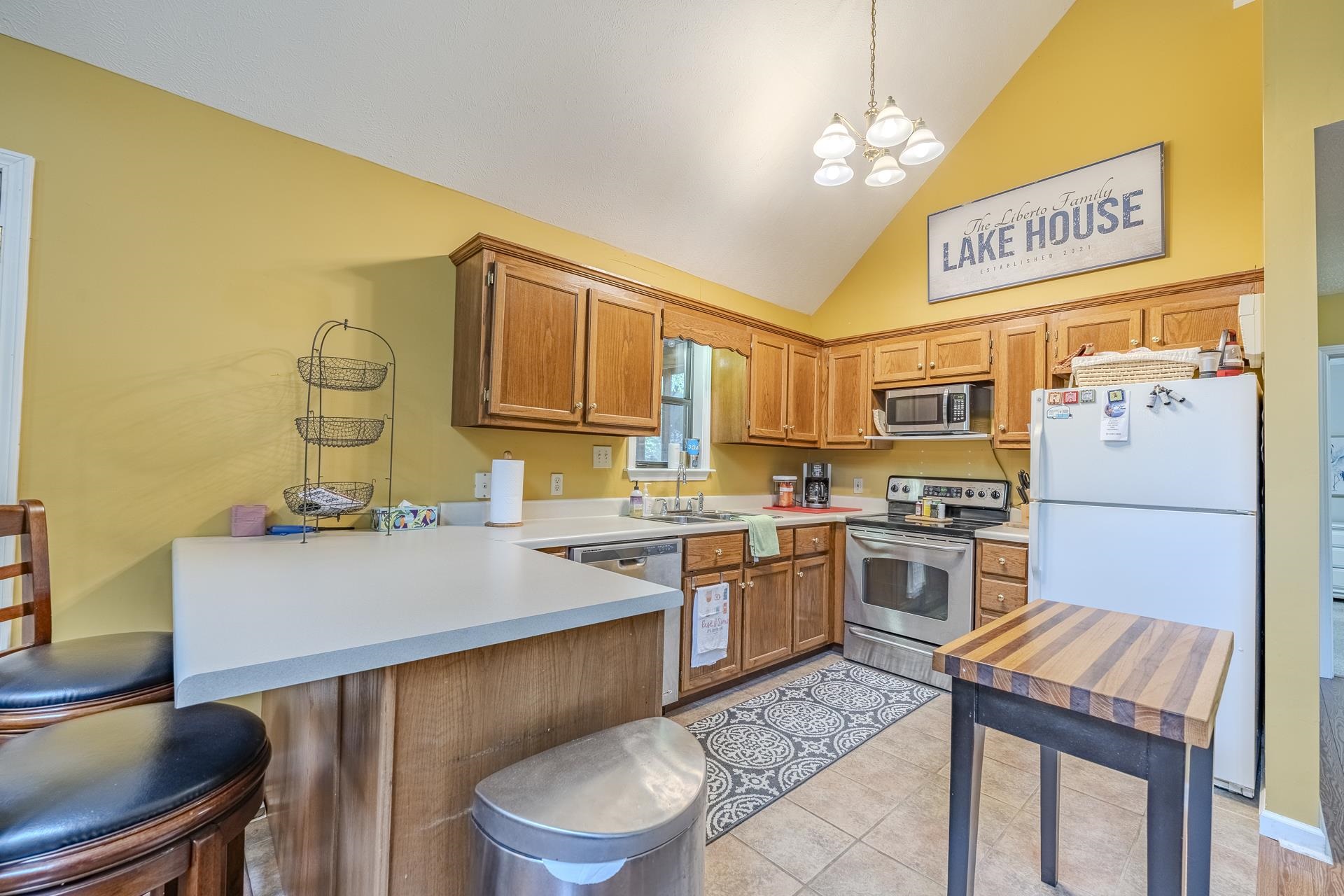 405 MURRAY LN
