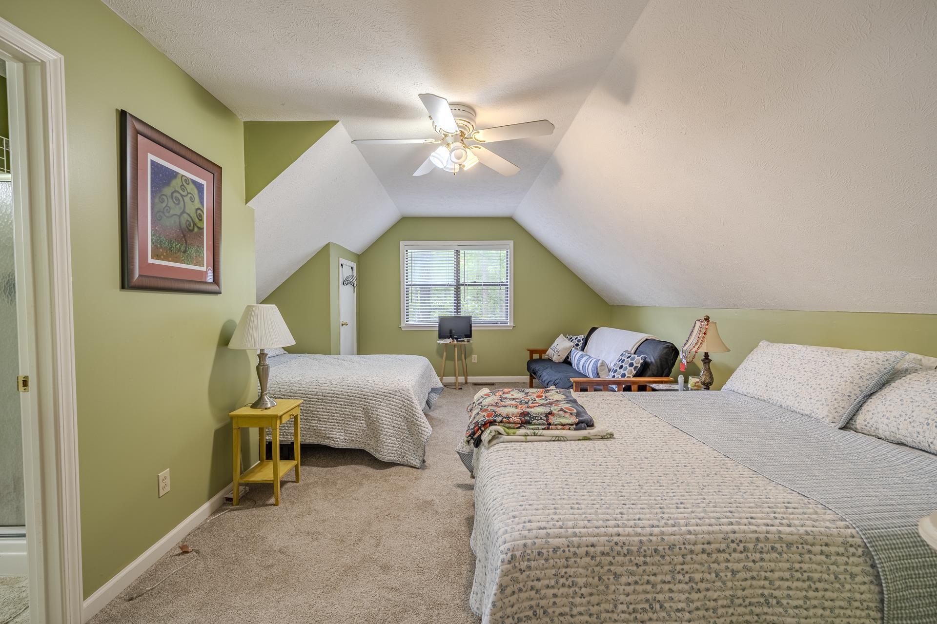 405 MURRAY LN