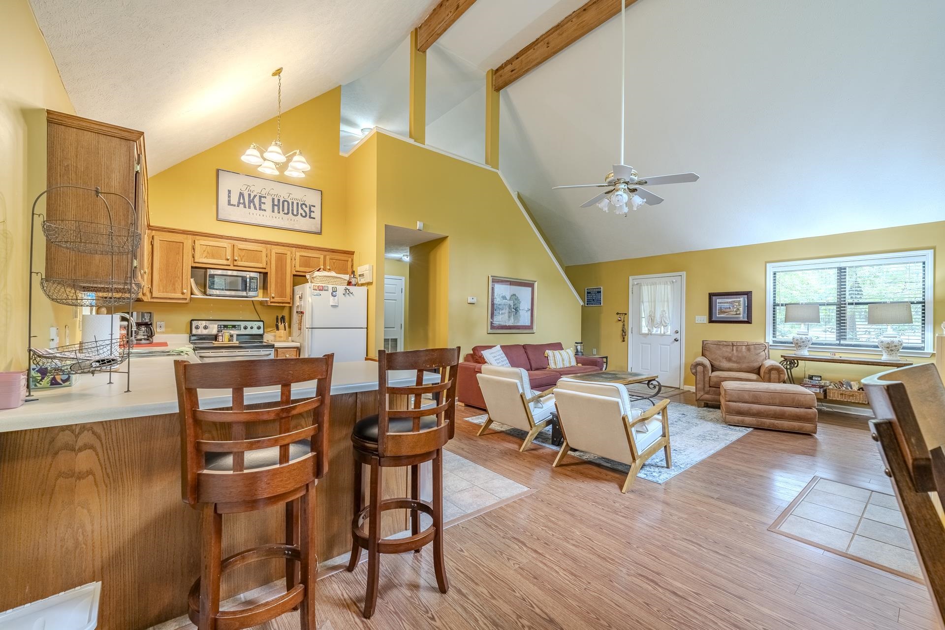 405 MURRAY LN