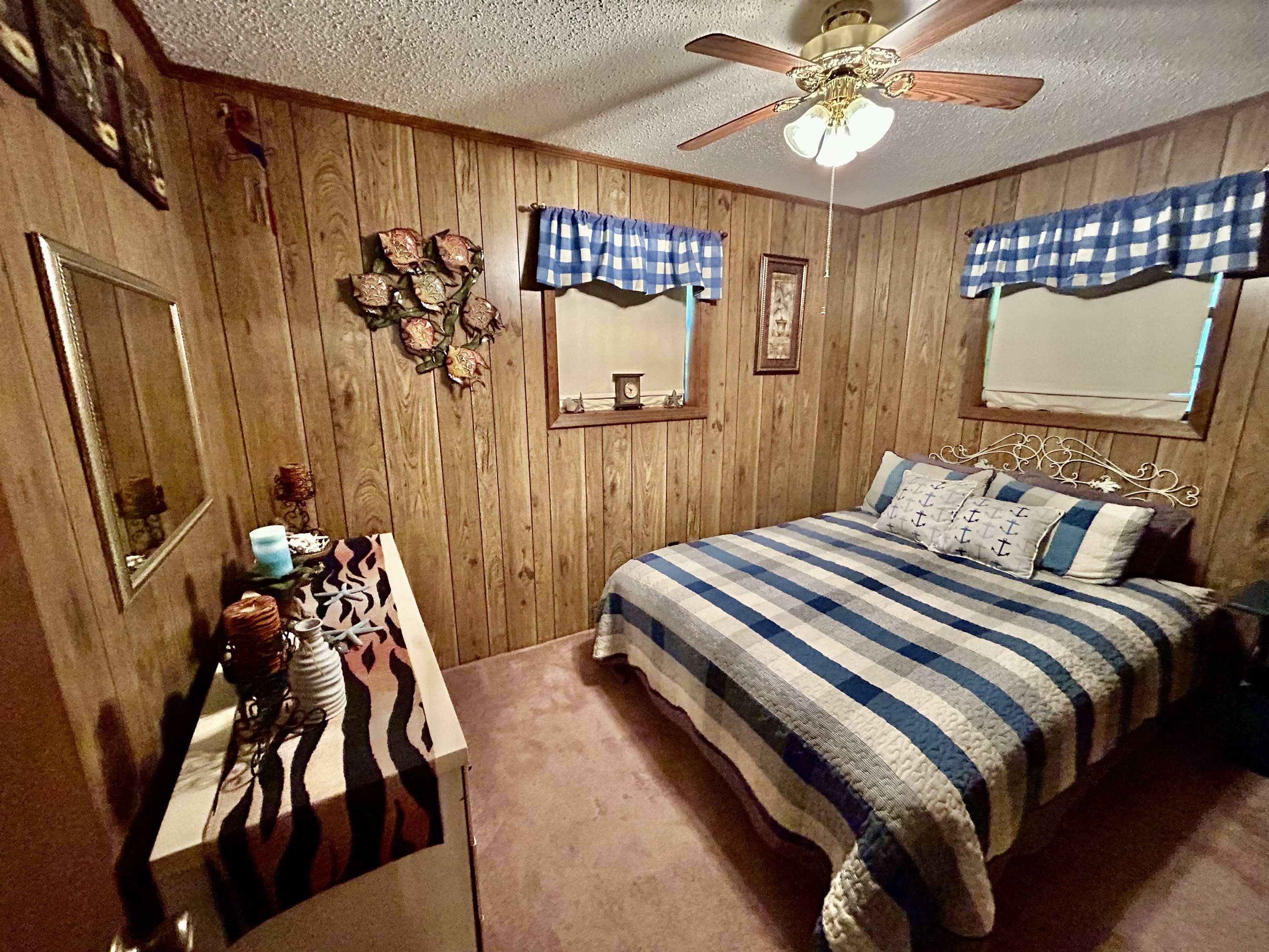 10 PEGG LN
