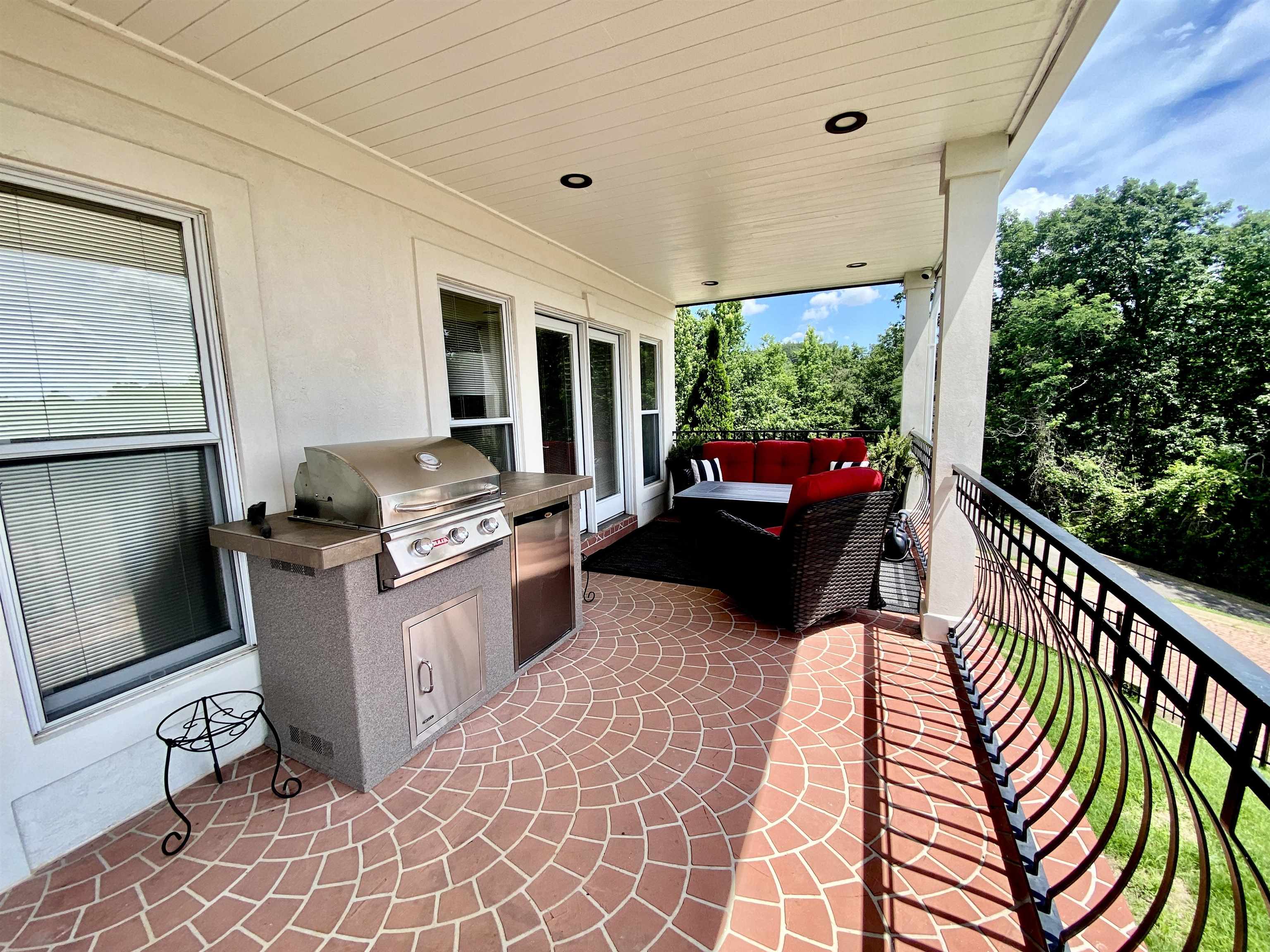 155 TIDEWATER PT