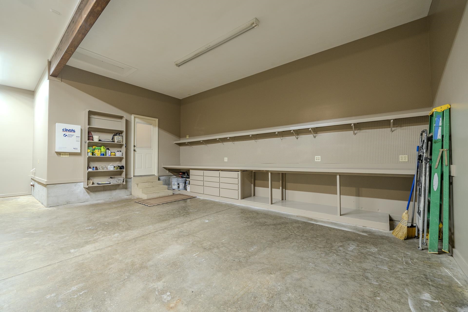 220 ANCHOR BAY PT