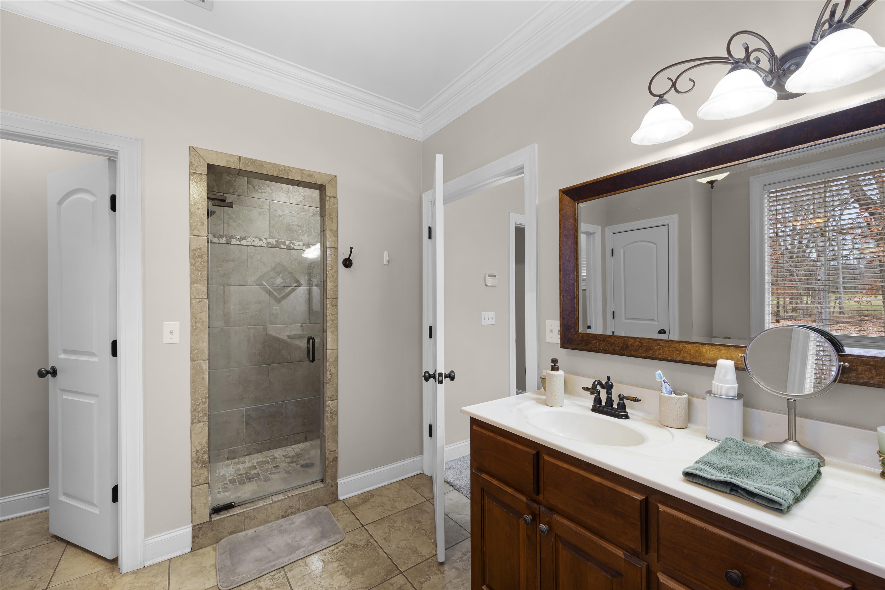 3285 SHADOWOOD LN