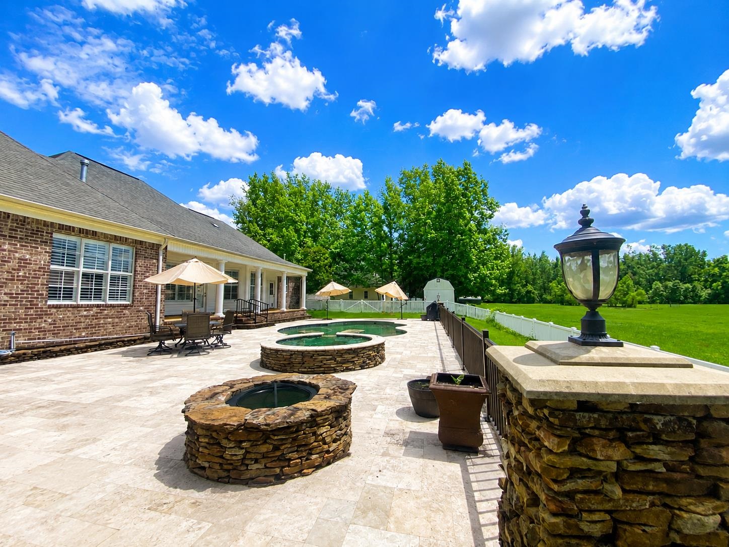 3285 SHADOWOOD LN