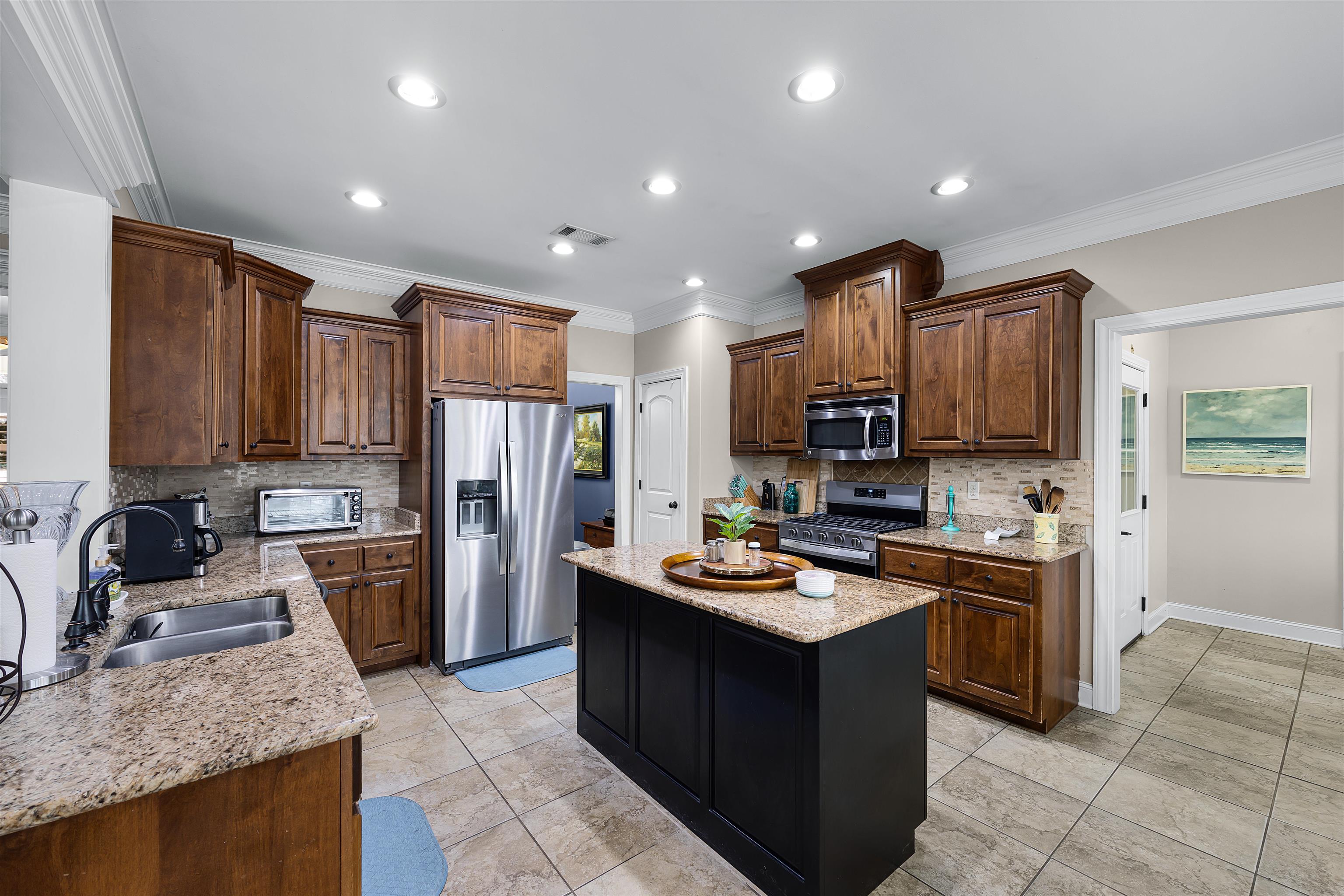 3285 SHADOWOOD LN