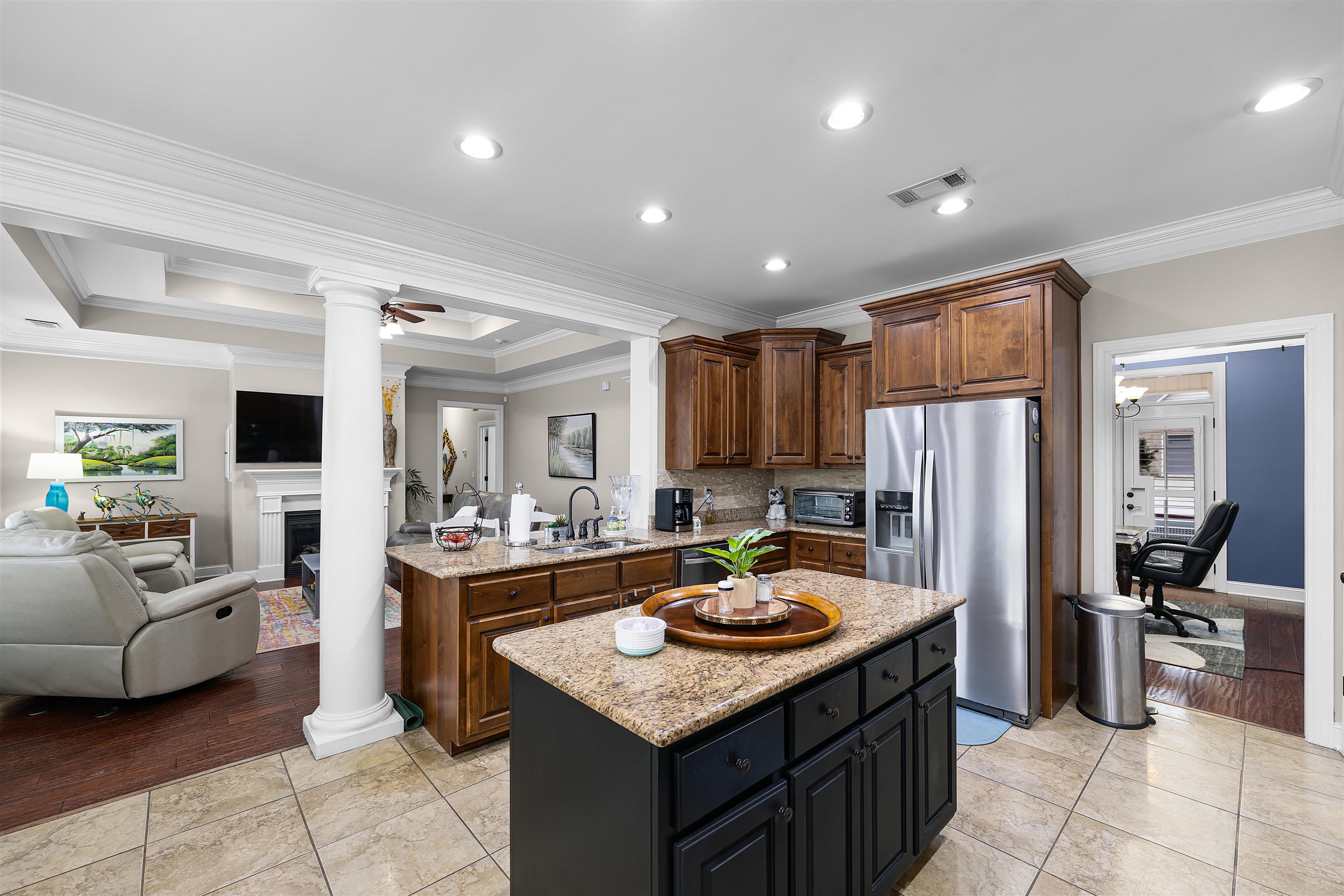 3285 SHADOWOOD LN