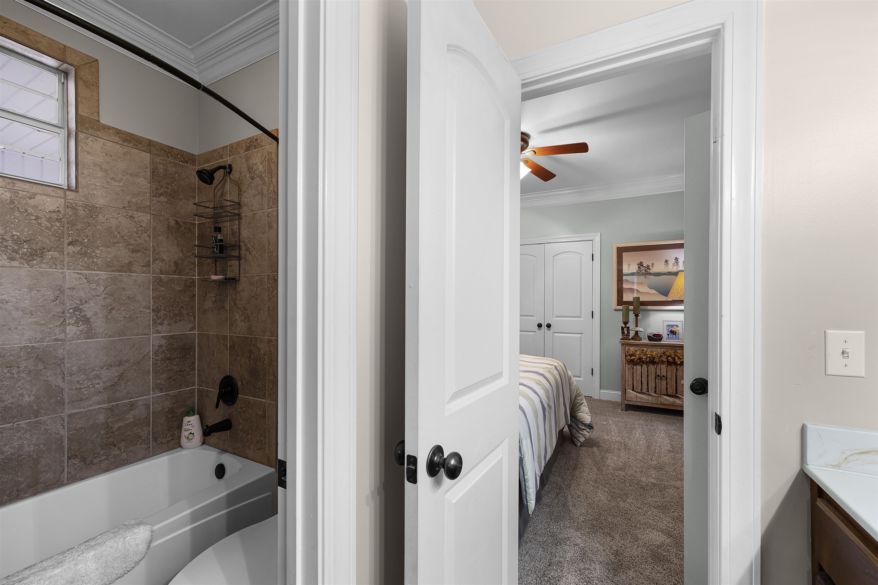3285 SHADOWOOD LN