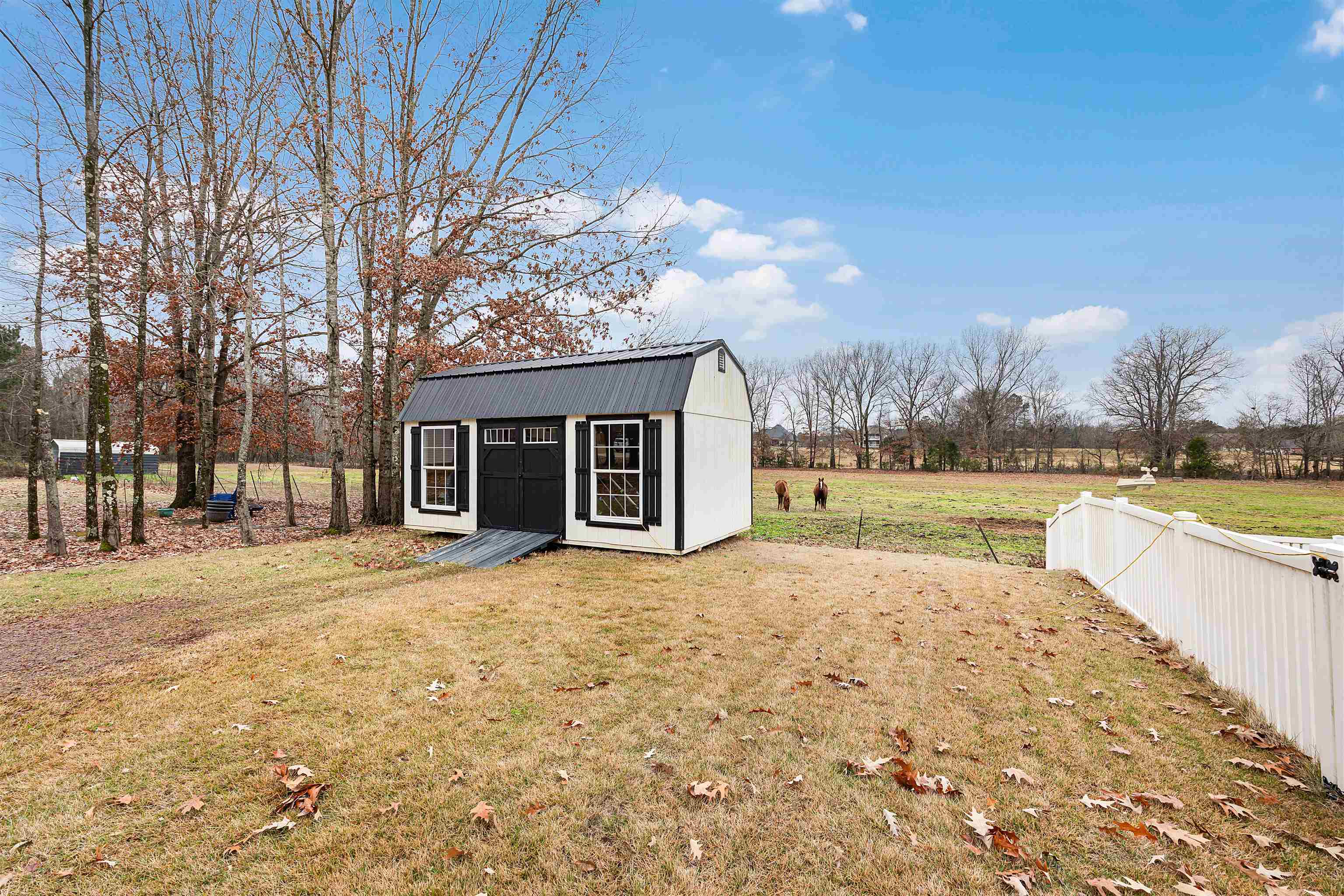 3285 SHADOWOOD LN
