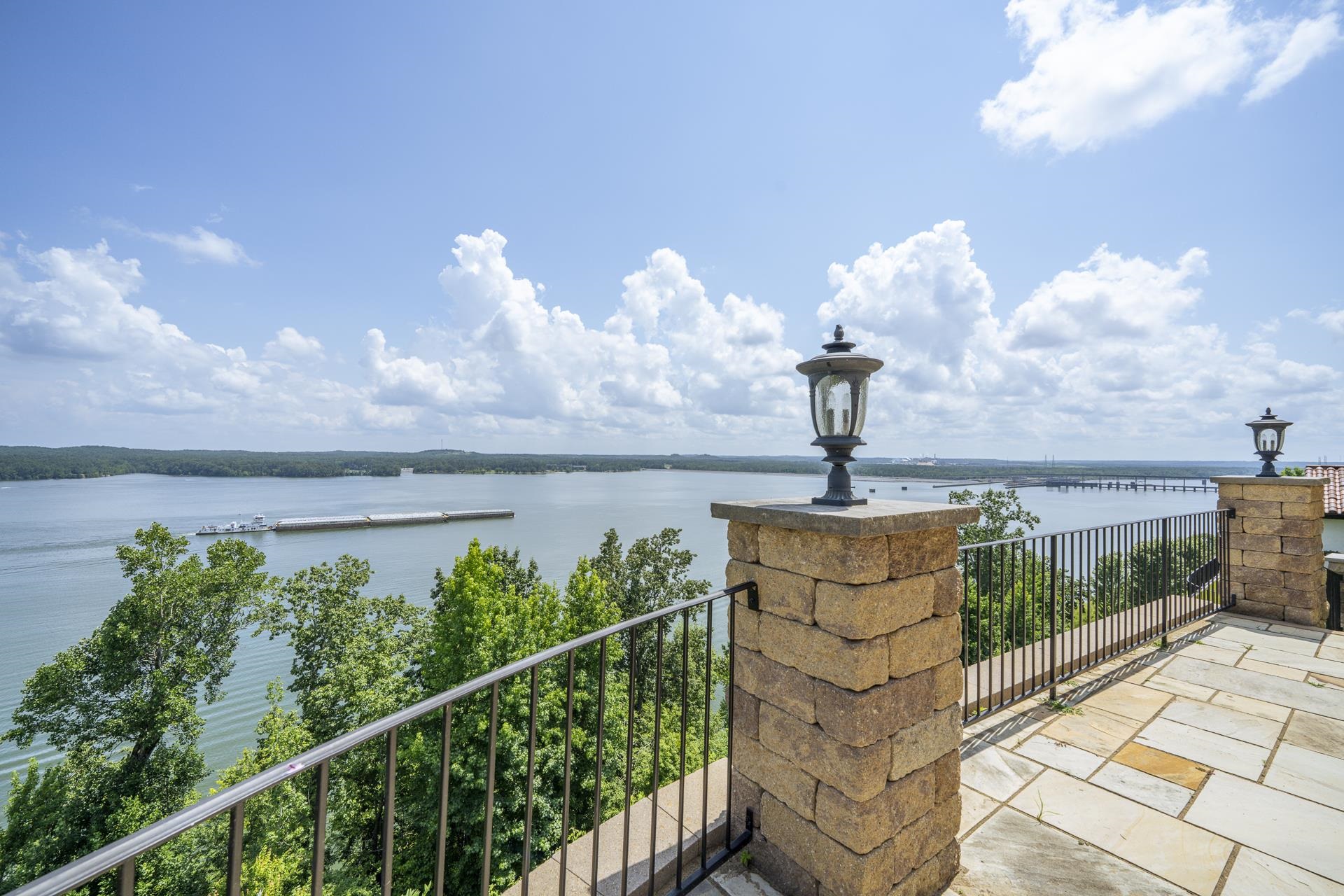 175 WESTSHORE RDG