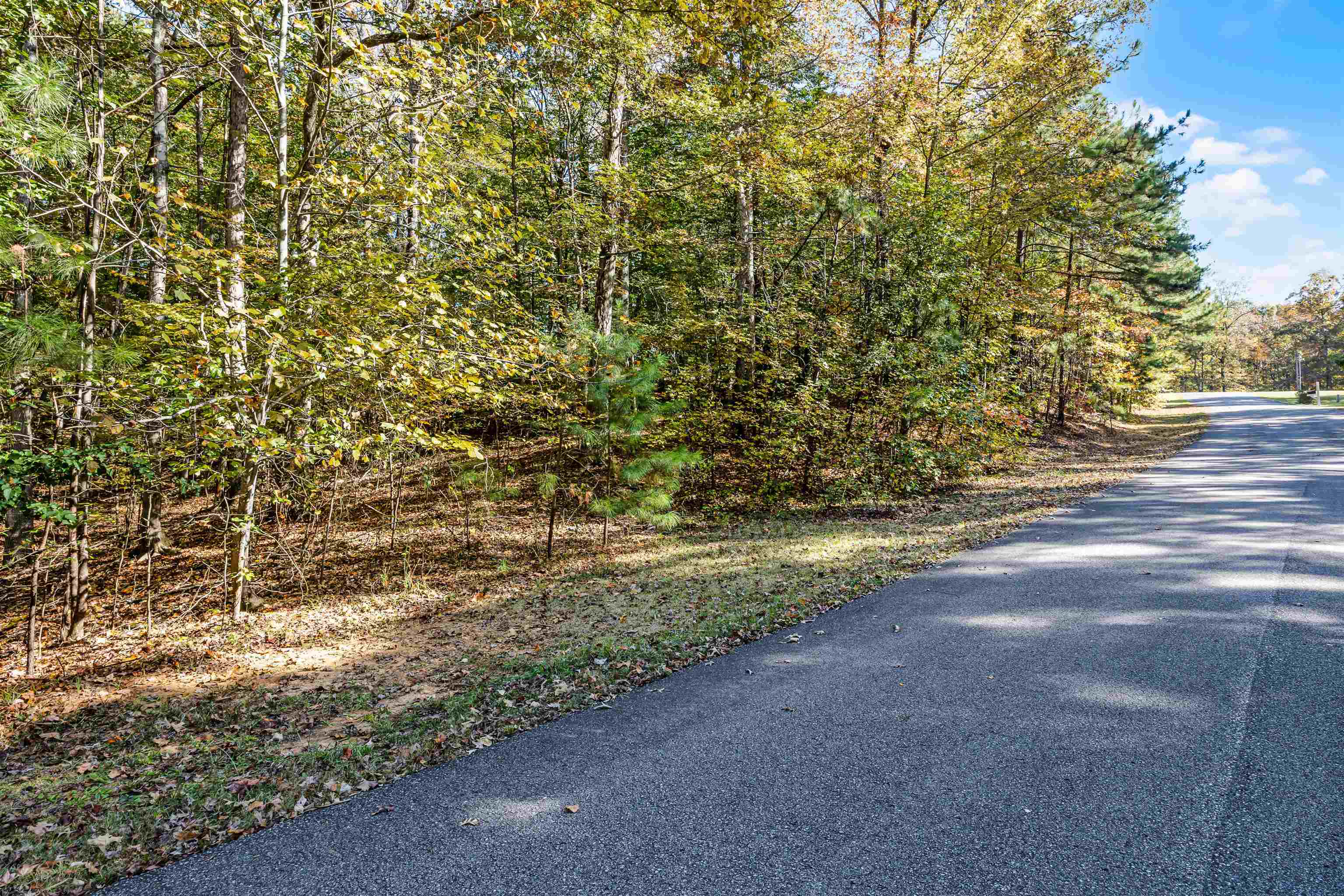 396,397,398 WINDWOOD DR