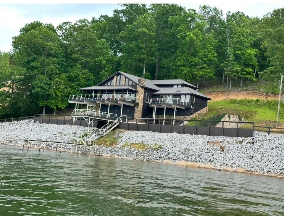 228 CHICKASAW TRACE RD