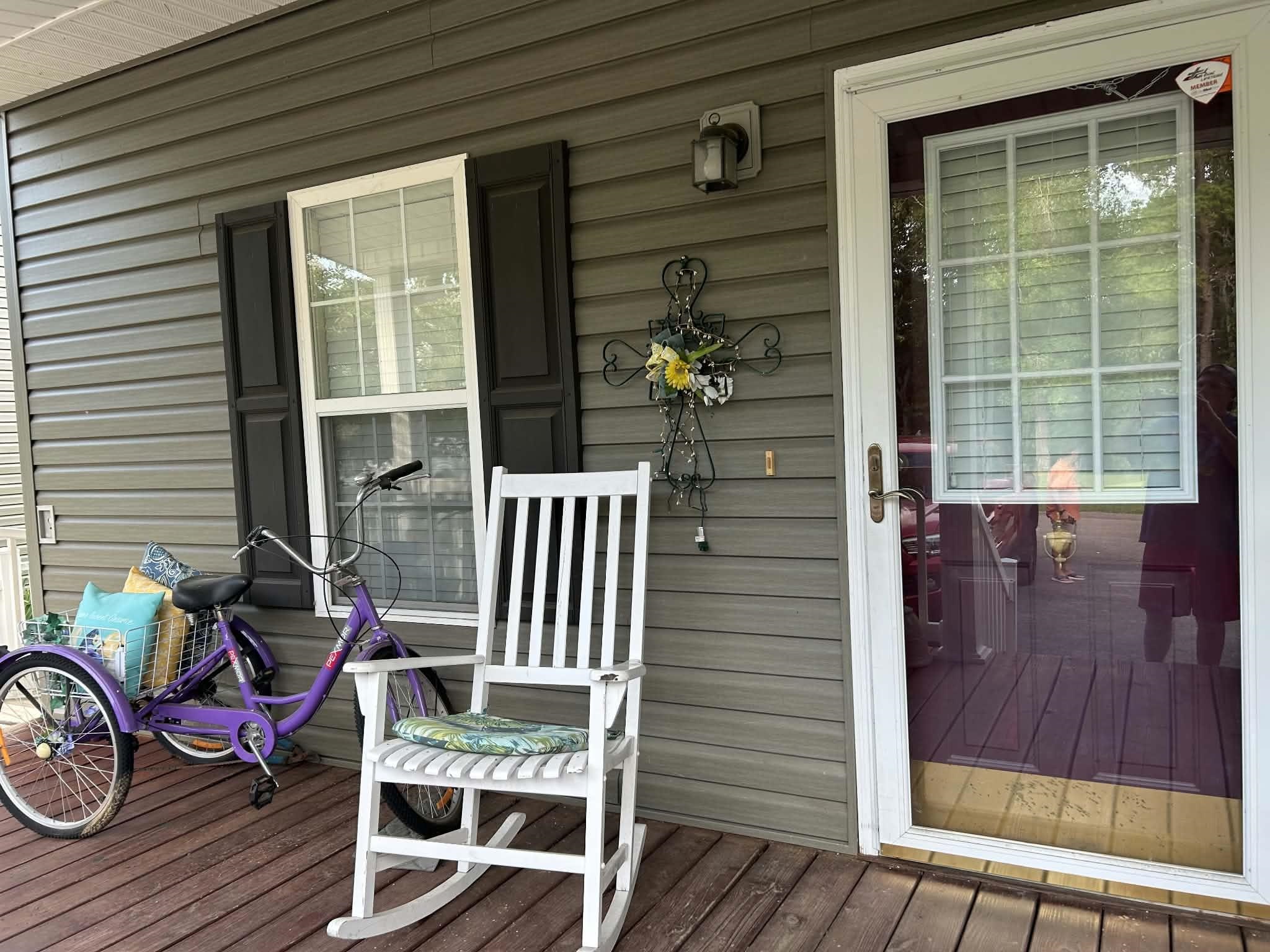17 CONNIE CT