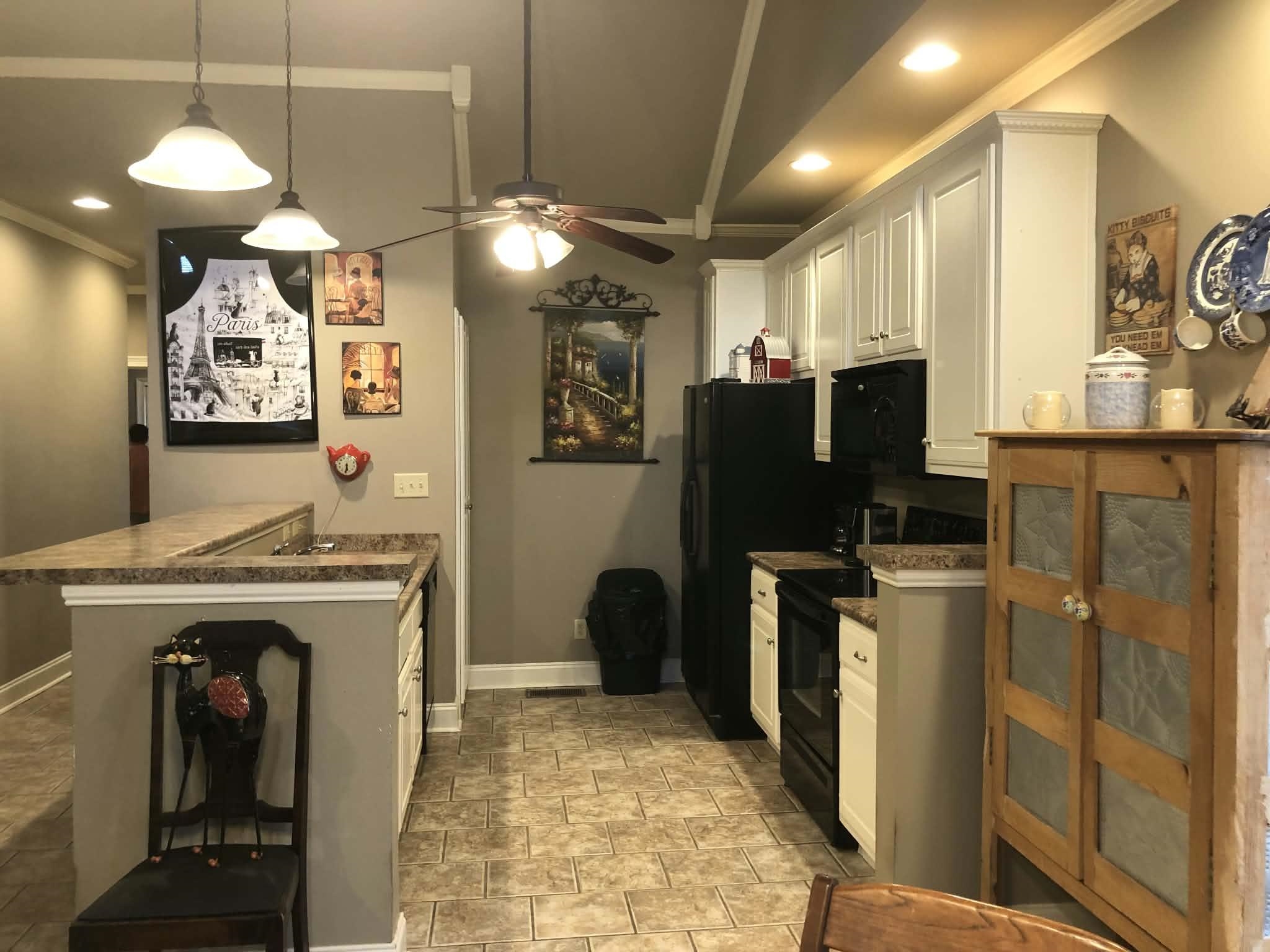 17 CONNIE CT