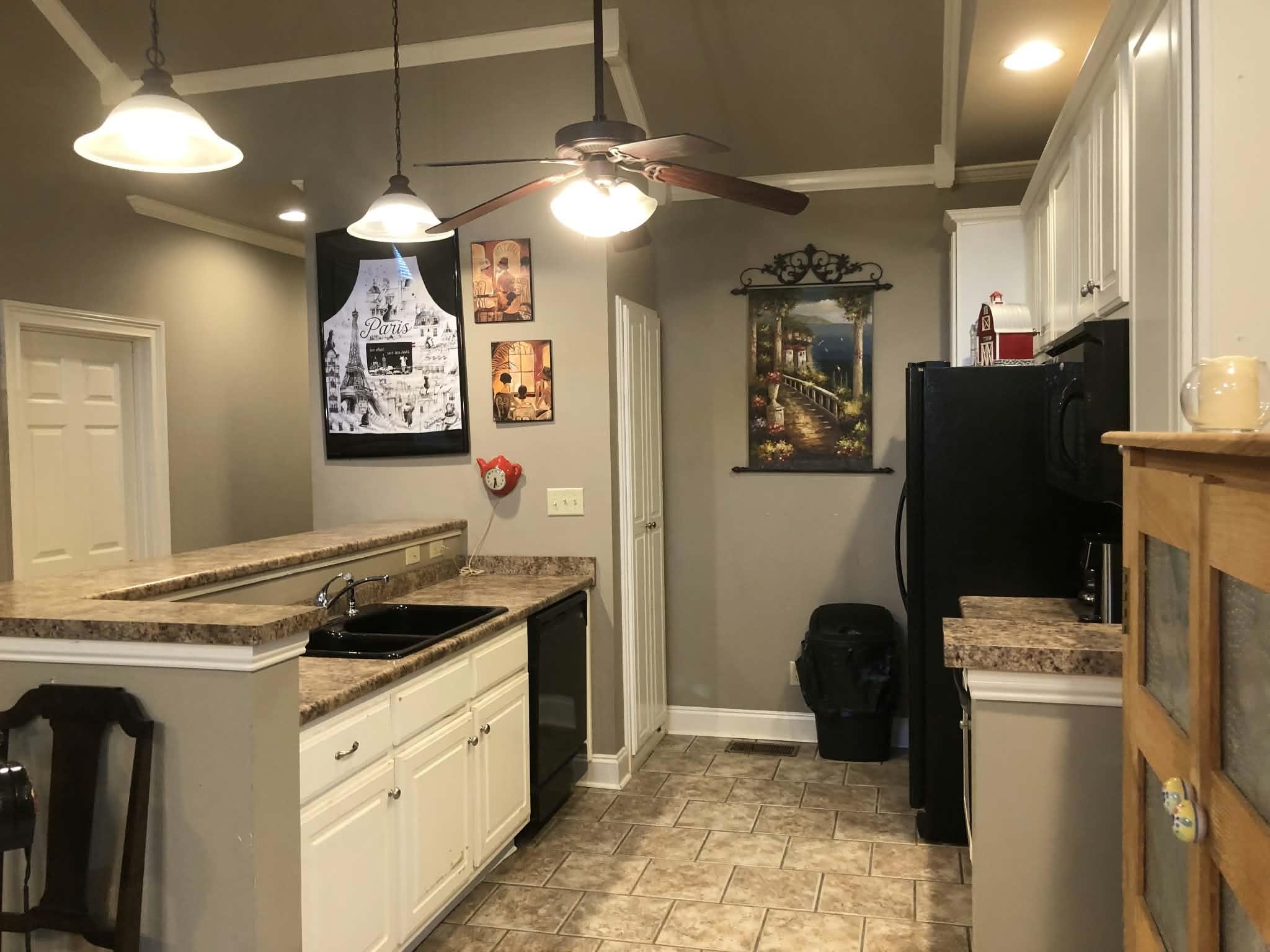 17 CONNIE CT
