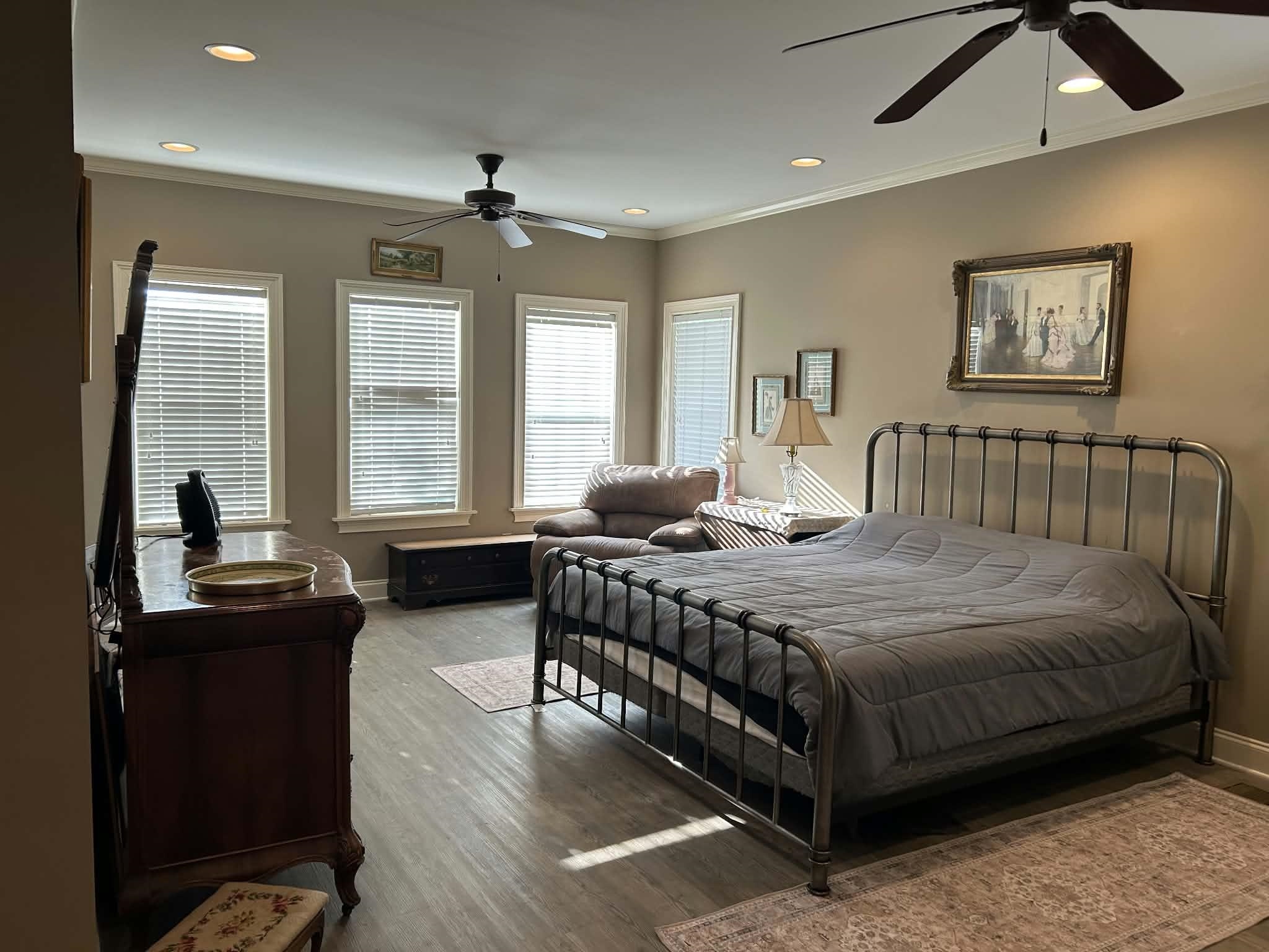 17 CONNIE CT
