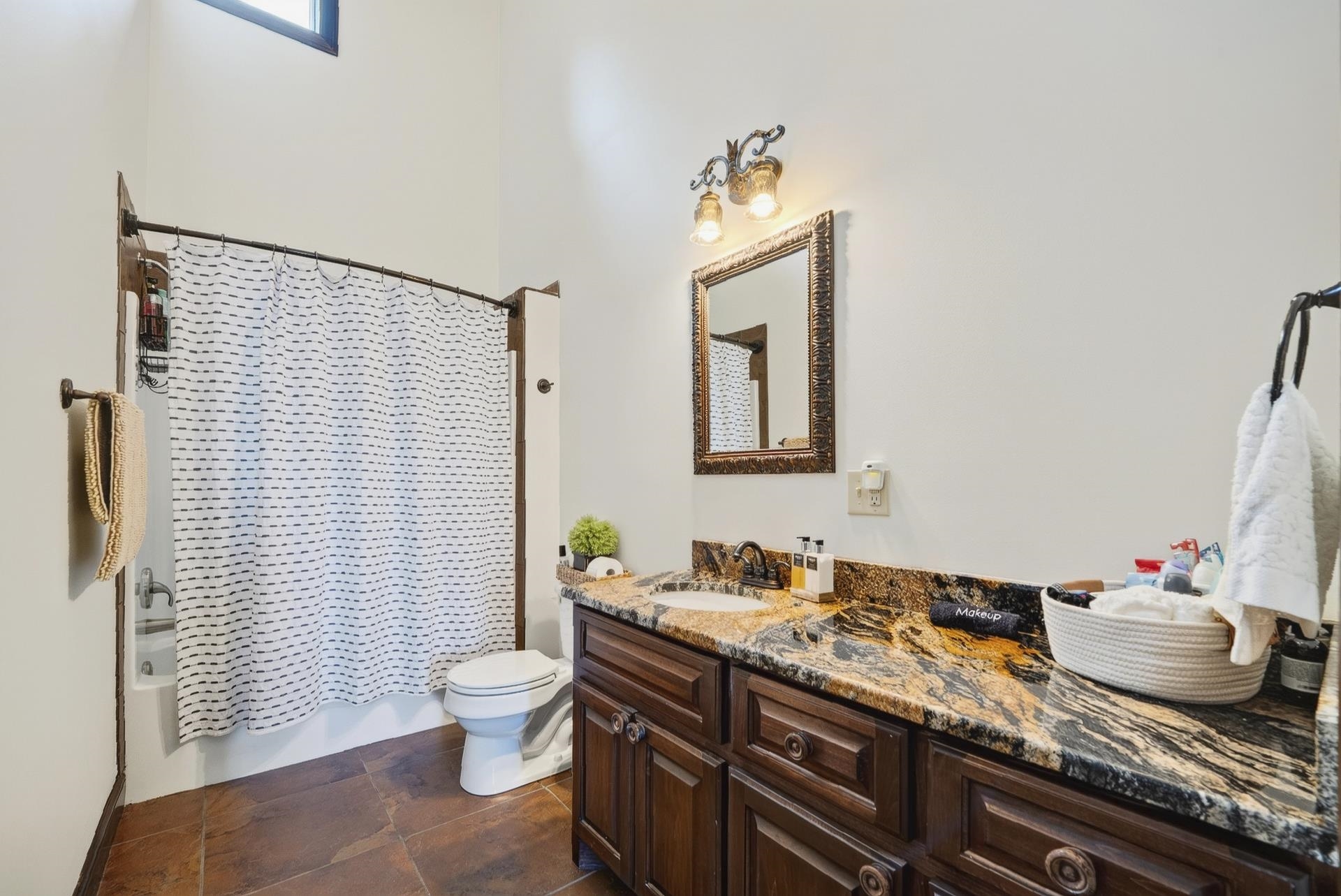 6 GLENVIEW DR