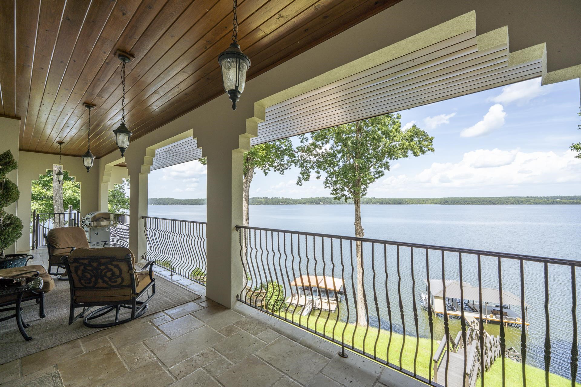 6 GLENVIEW DR