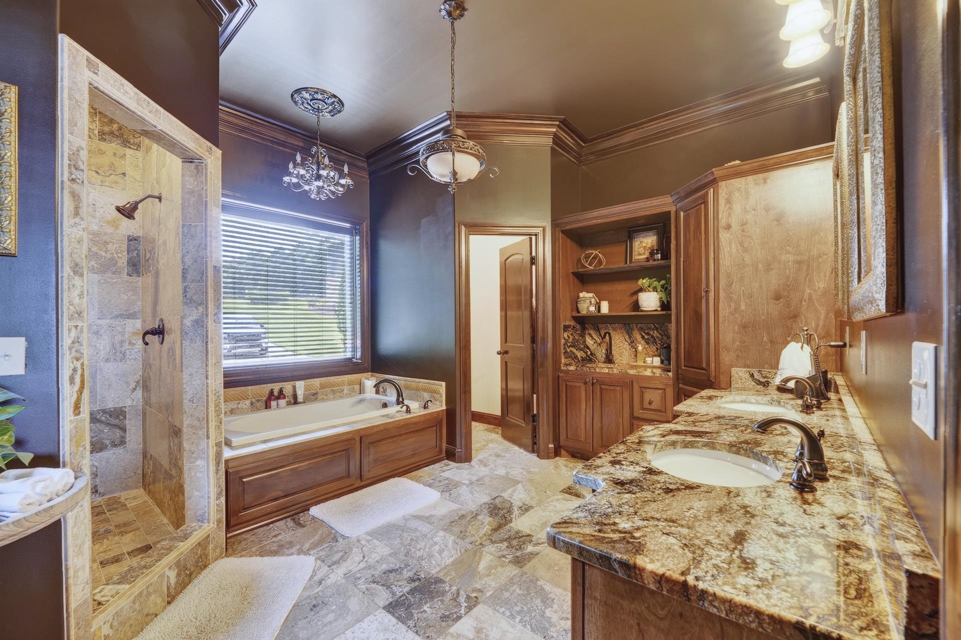 6 GLENVIEW DR