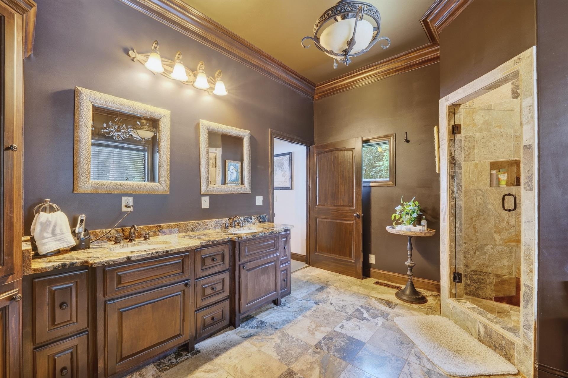 6 GLENVIEW DR