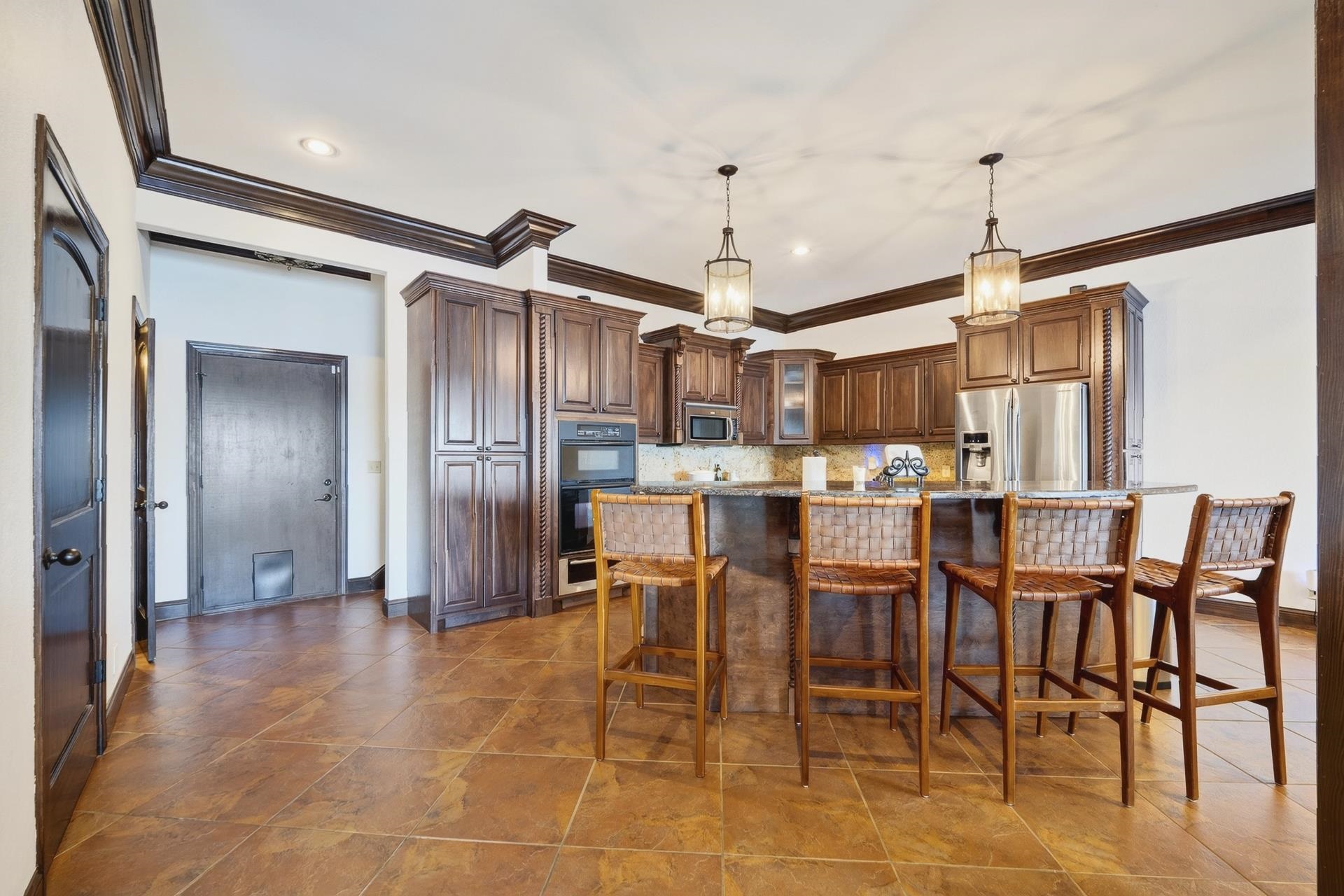 6 GLENVIEW DR