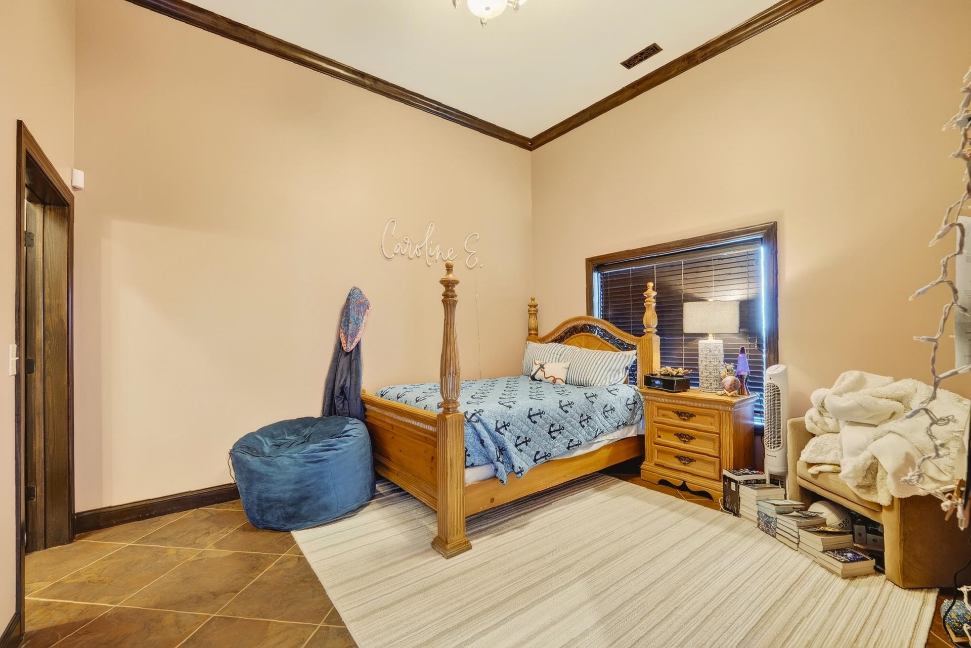 6 GLENVIEW DR