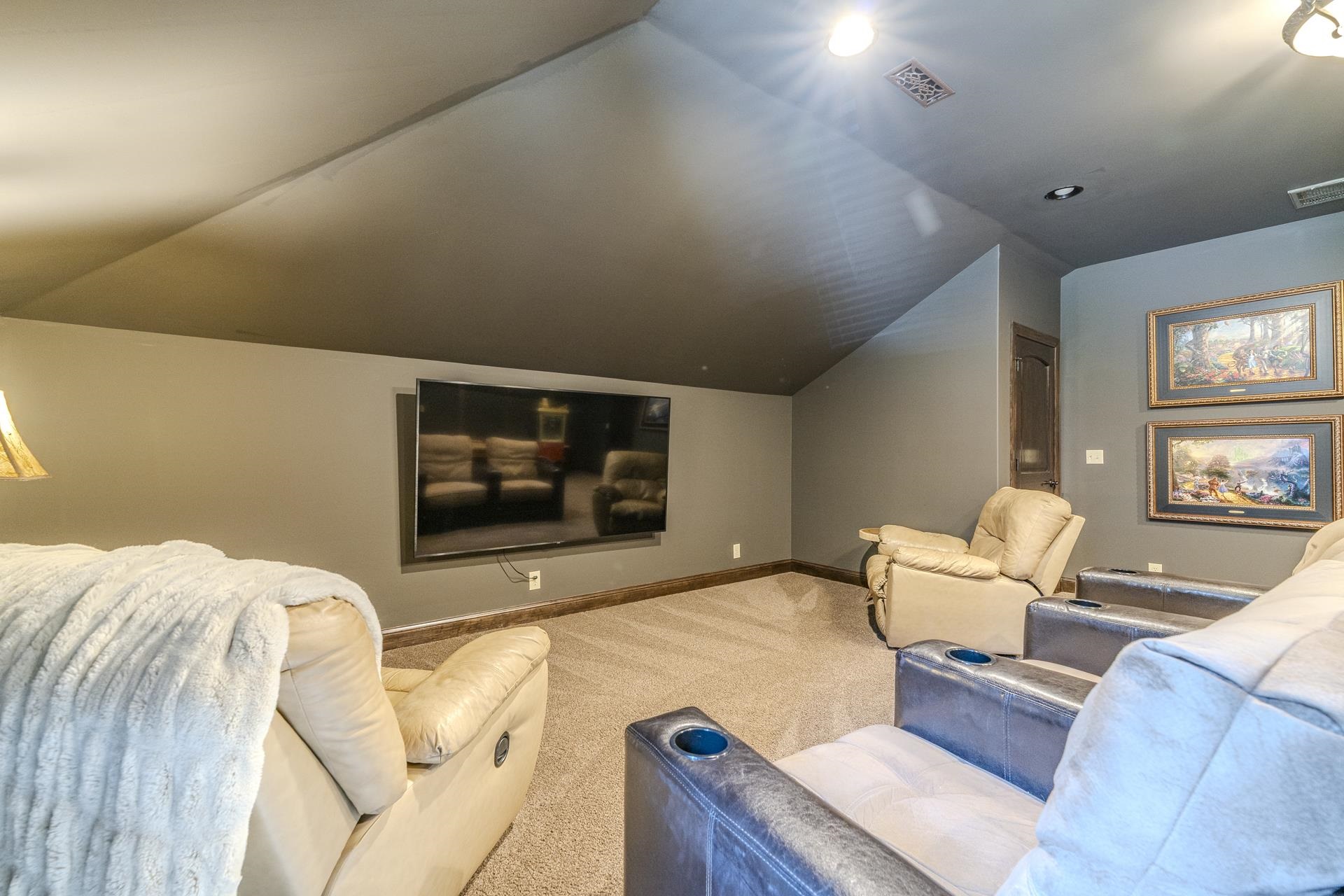 6 GLENVIEW DR