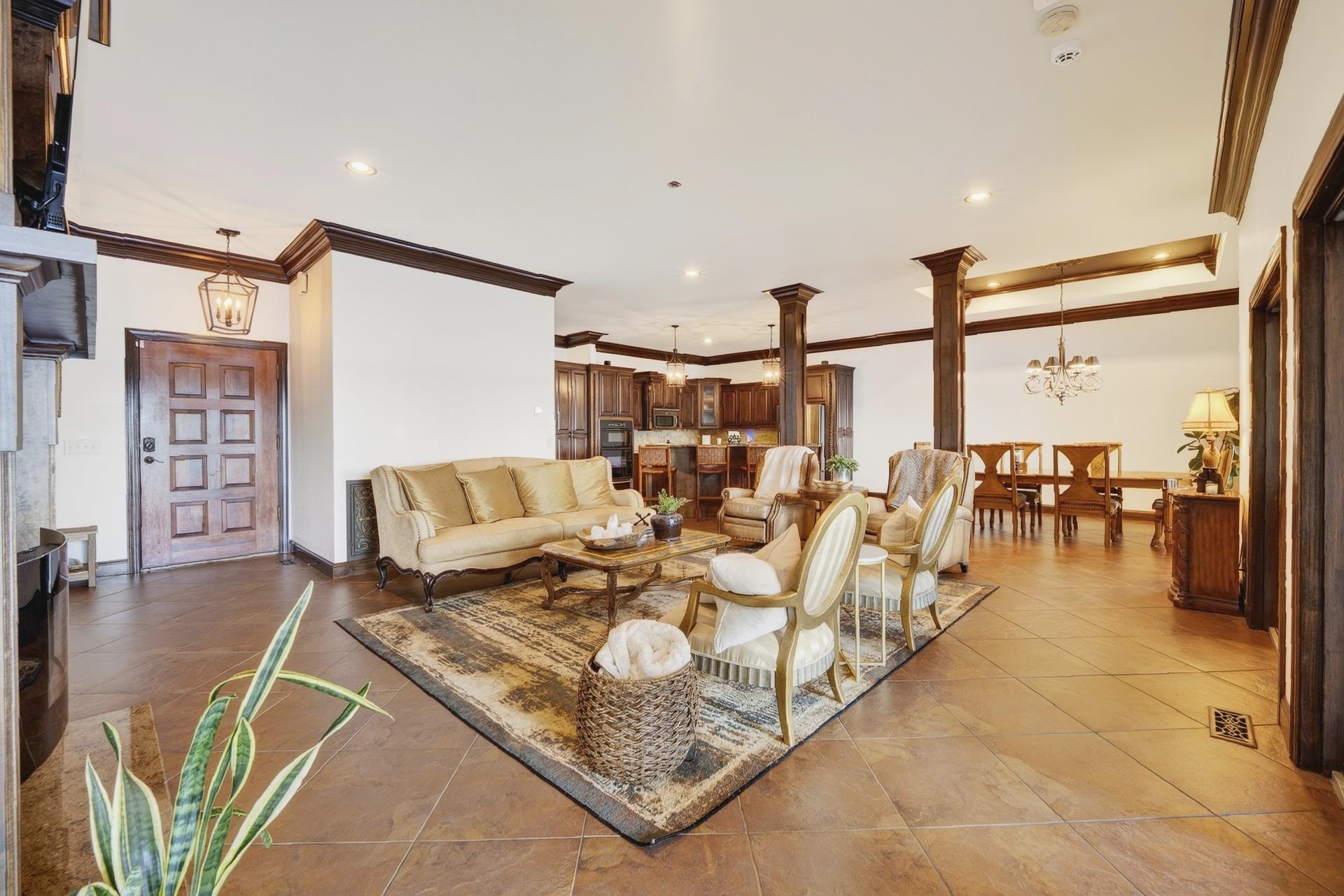 6 GLENVIEW DR