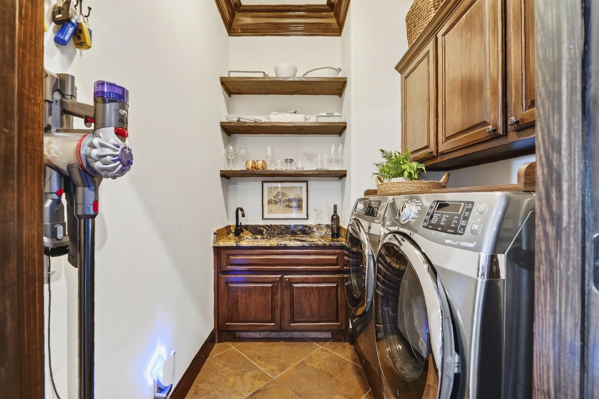 6 GLENVIEW DR