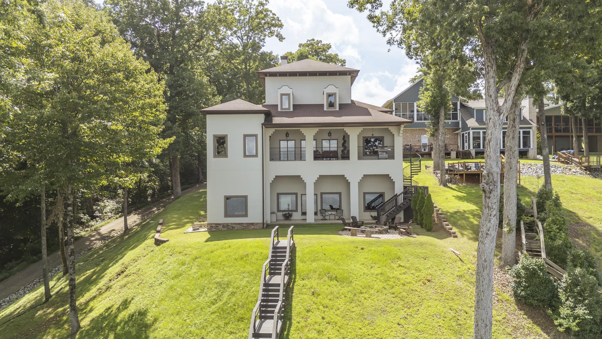6 GLENVIEW DR