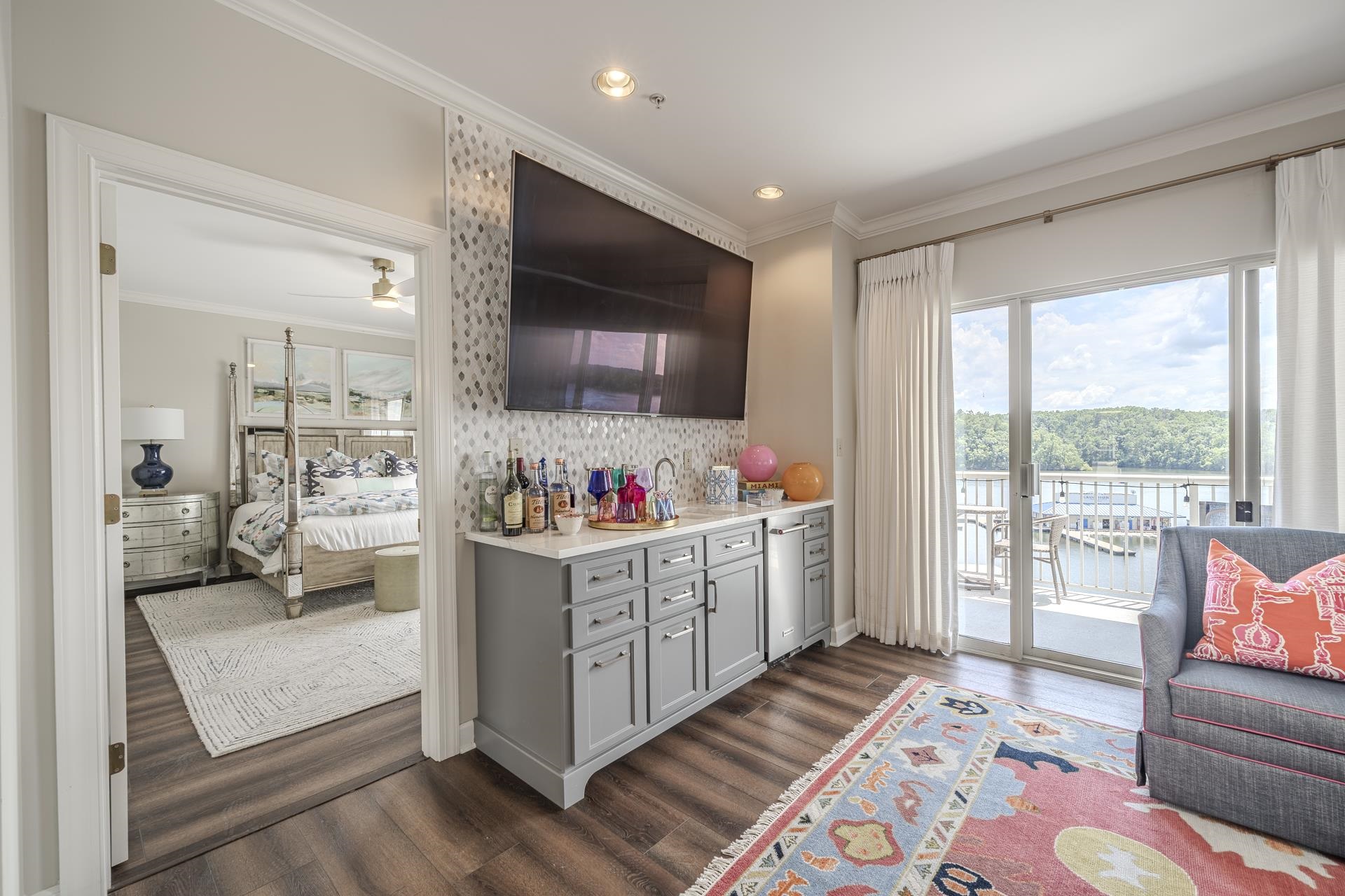 323 CR 380 RD Unit: L 501