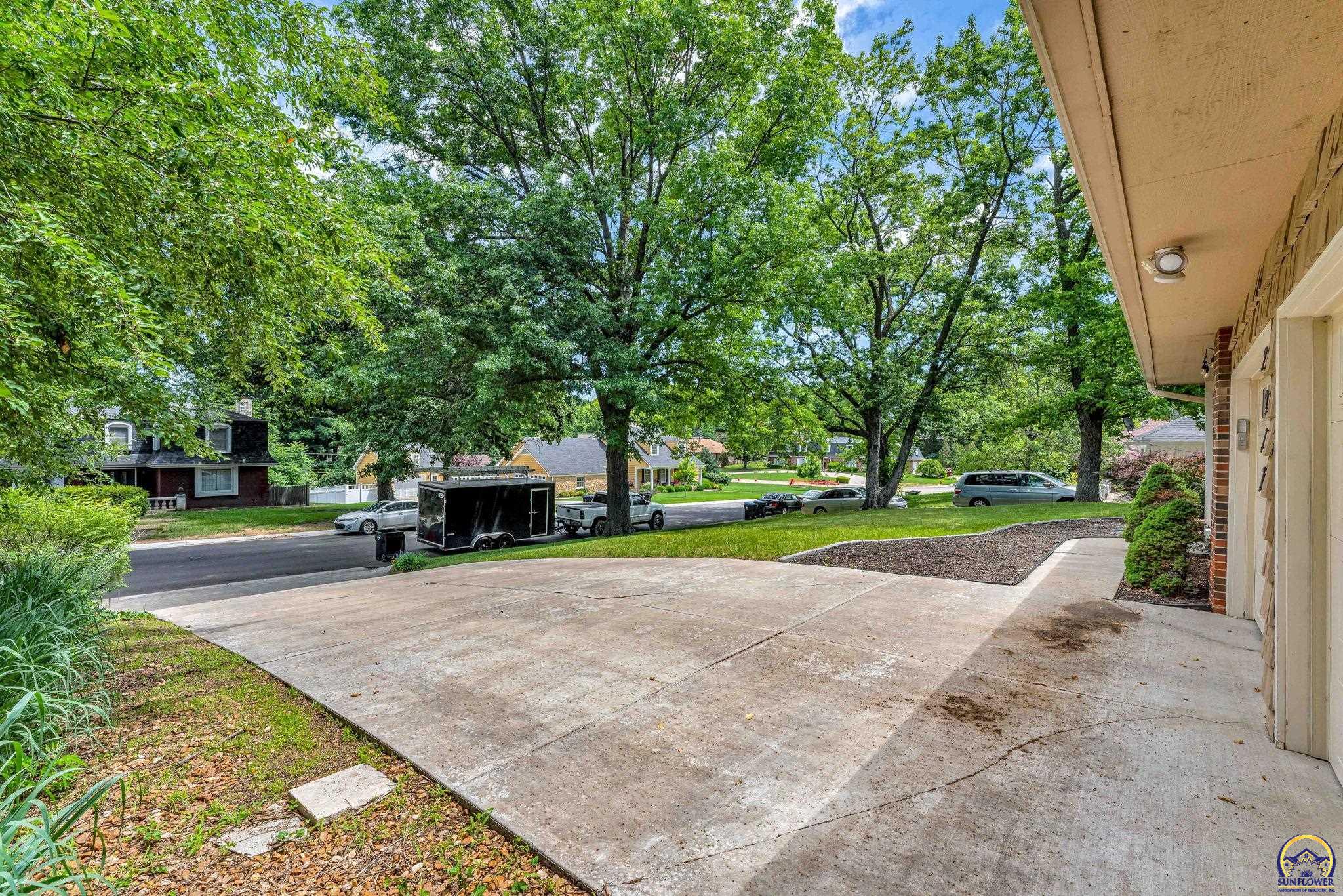 2217 SW Knollwood DR
