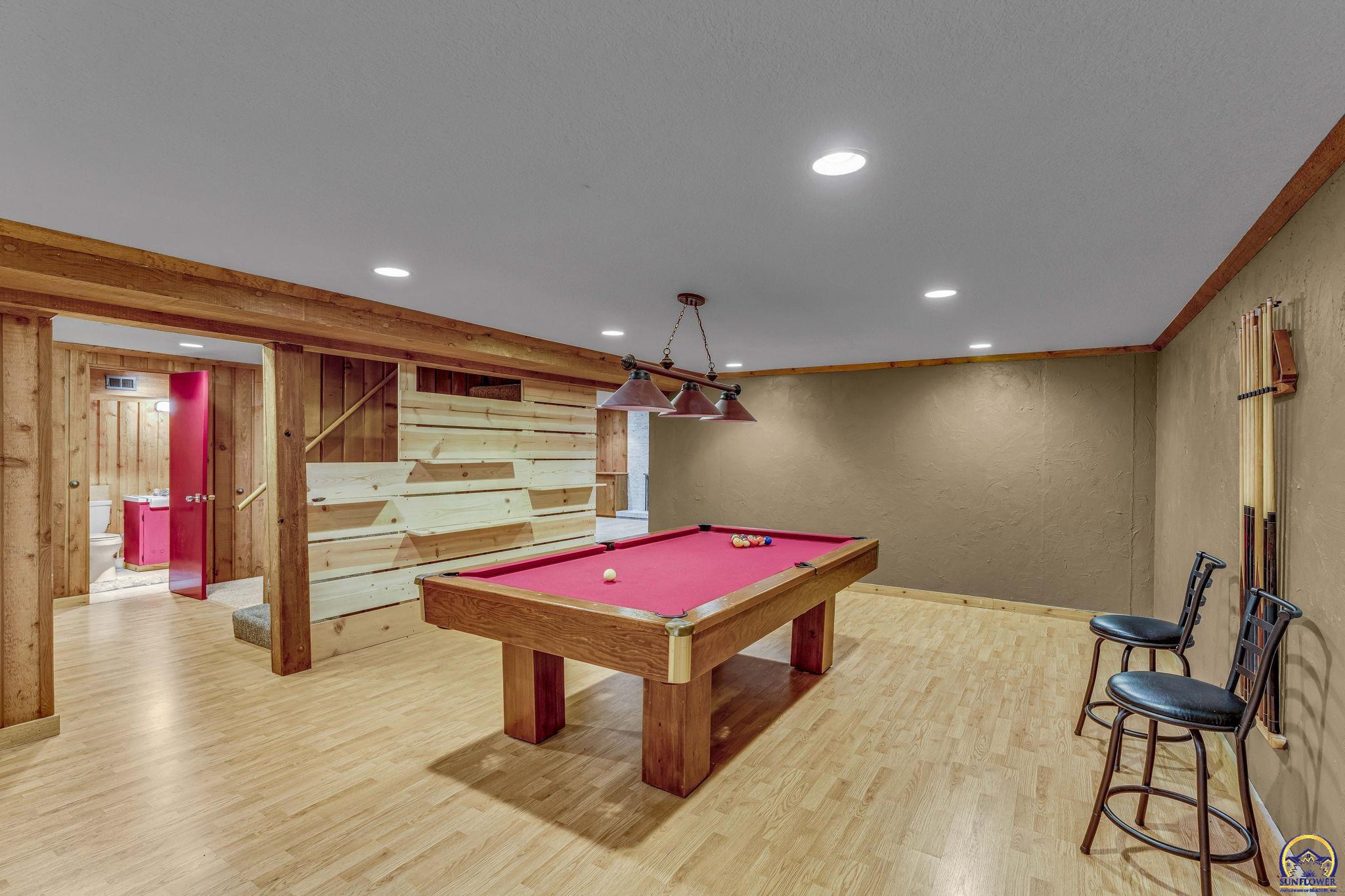 2217 SW Knollwood DR