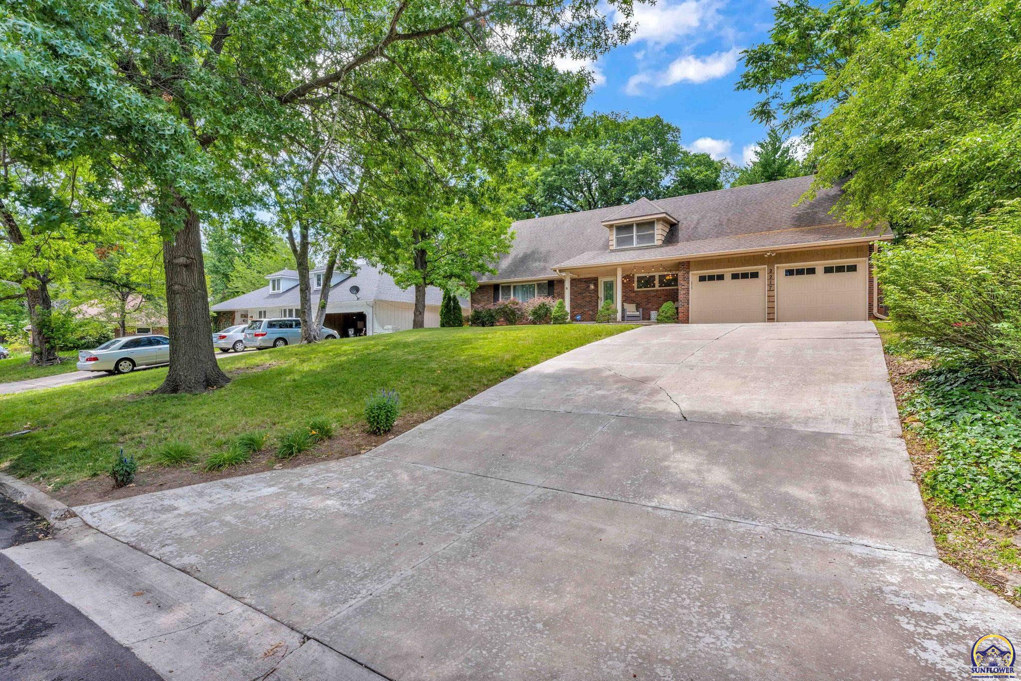 2217 SW Knollwood DR