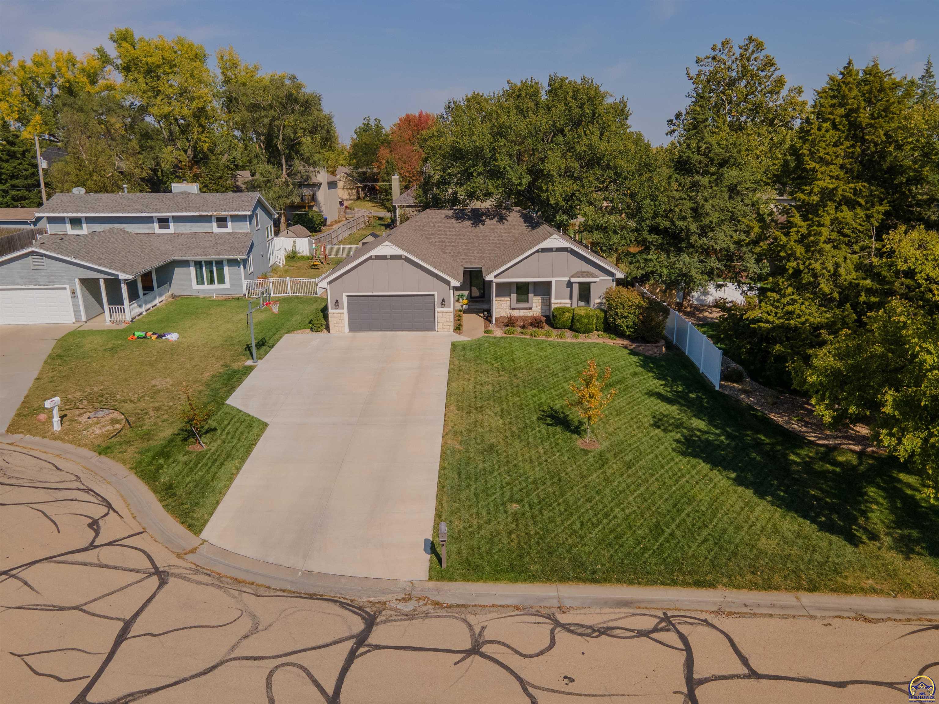 6628 SW Gisbourne CT