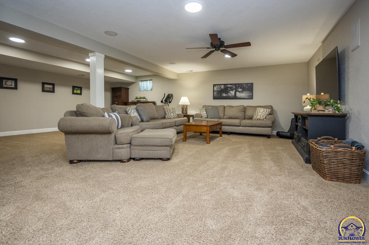 6628 SW Gisbourne CT