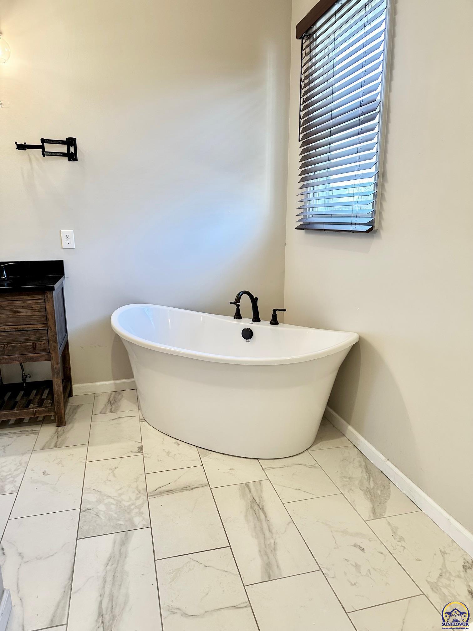 3523 SW Westport CT