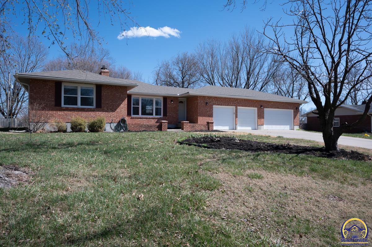 6048 NW North Hills DR