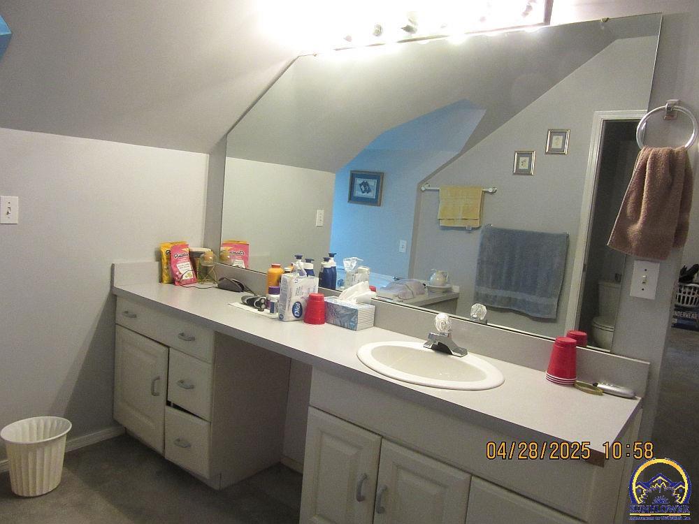 2426 SW Beverly CT