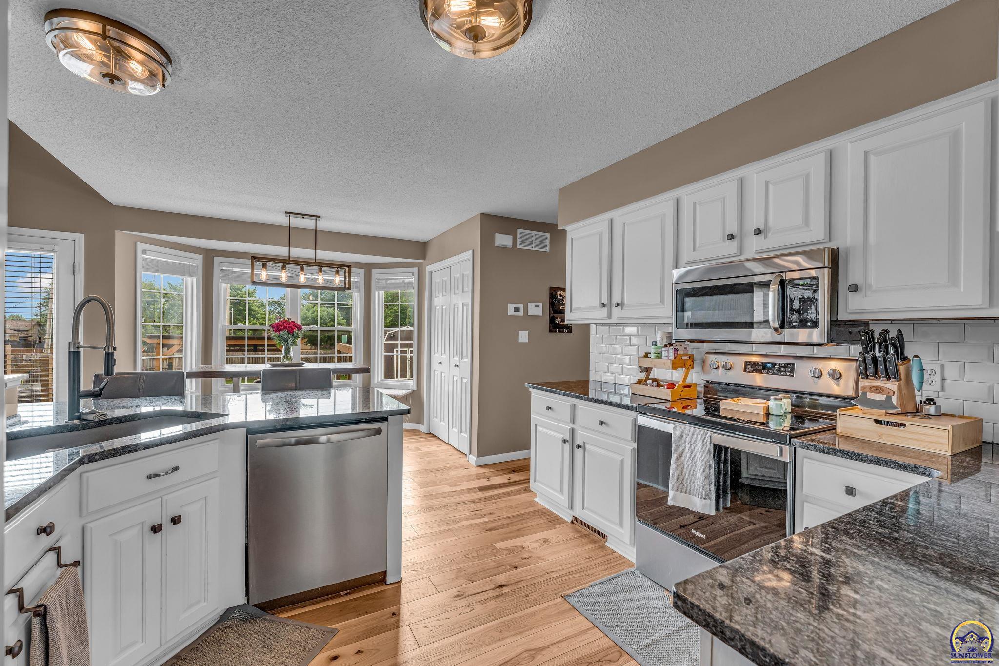 2538 SW Windermere CT
