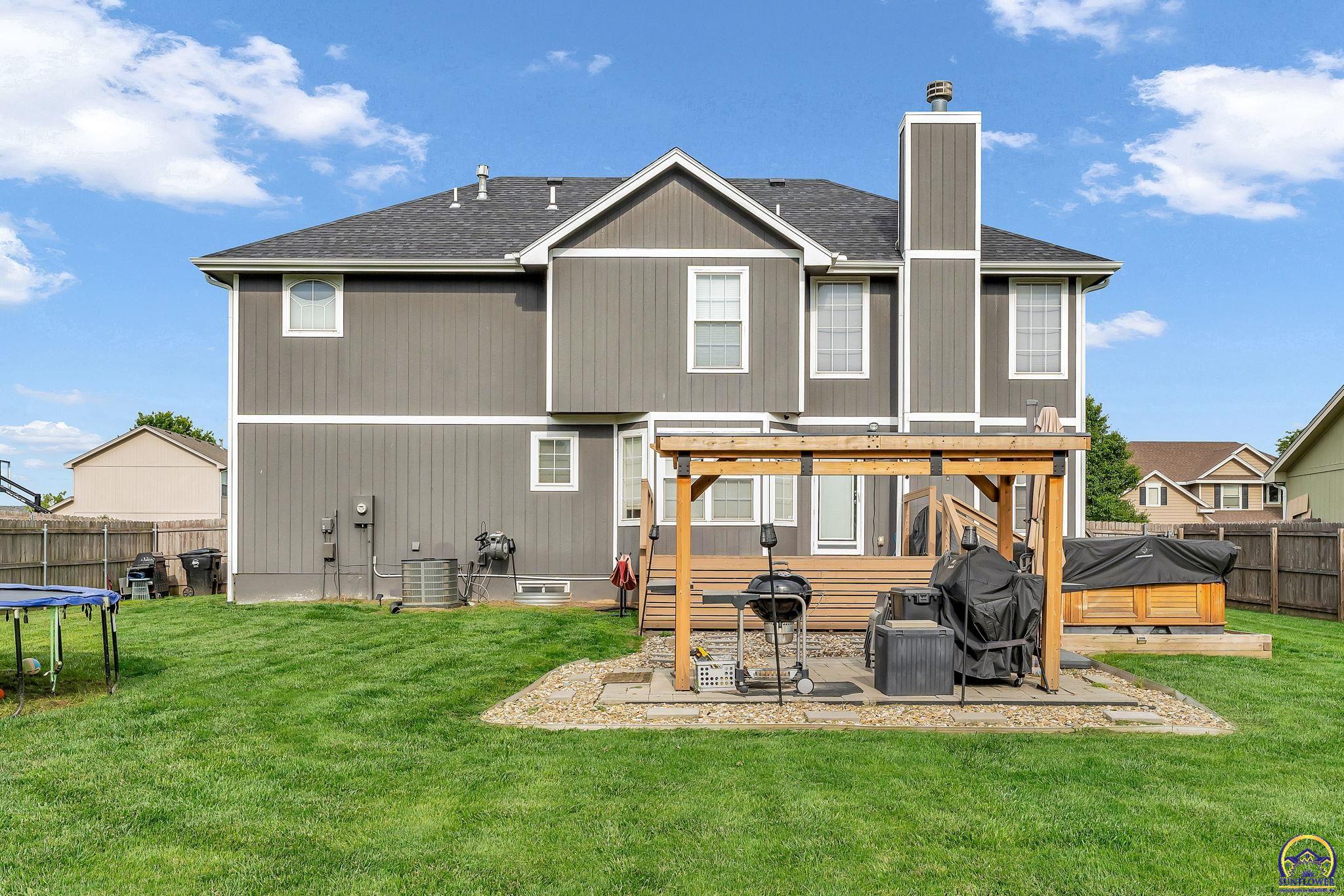 2538 SW Windermere CT