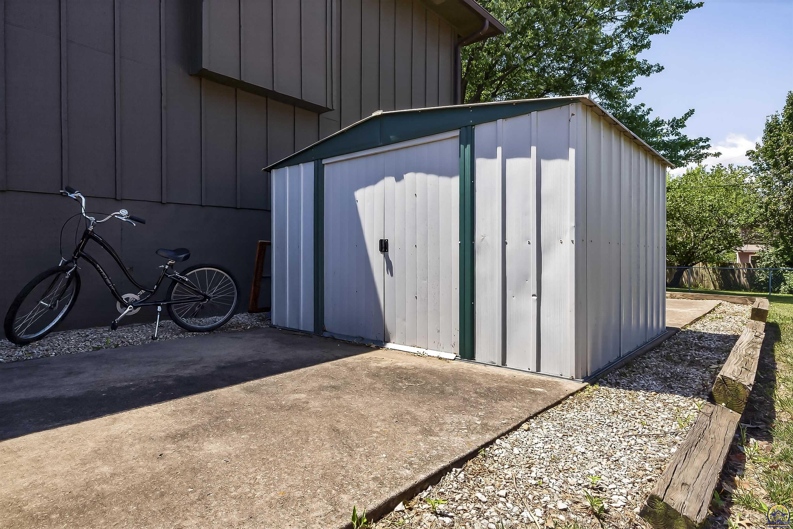 3407 SE Arbor DR
