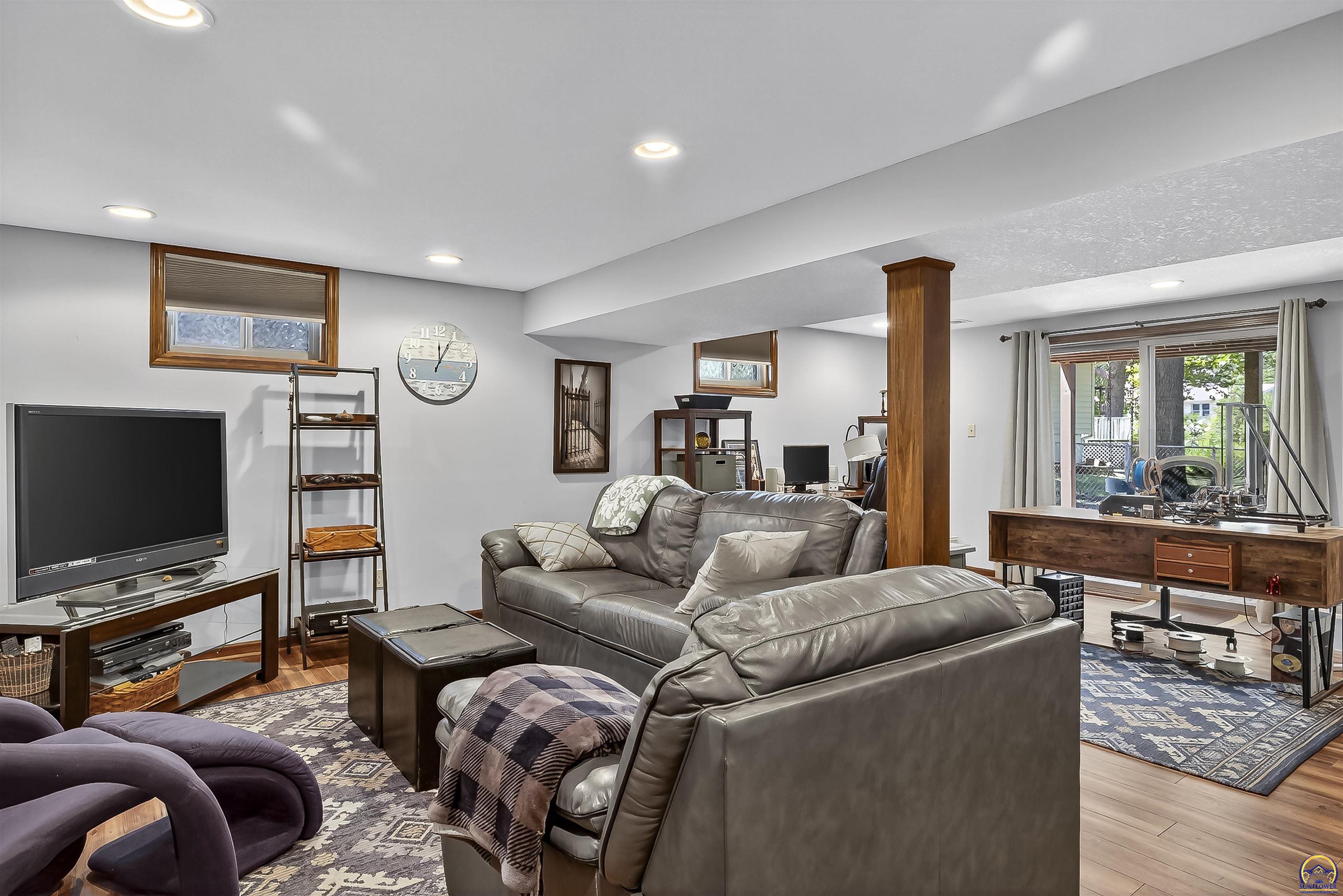 3407 SE Arbor DR