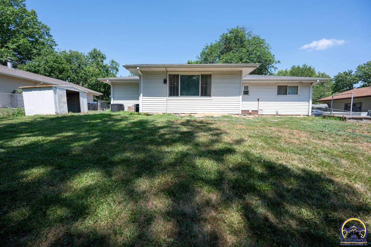 2555 SE Tidewater DR